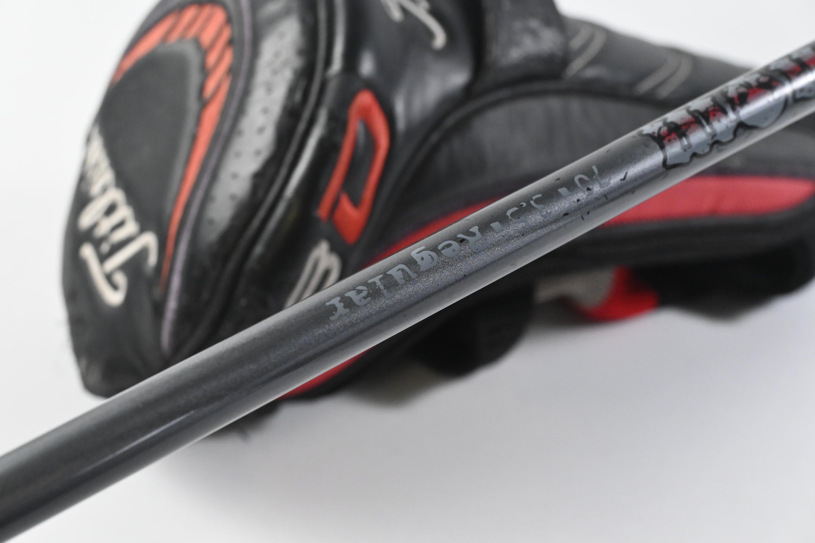 Titleist 913 D2 Driver / 9.5 Degree / Regular Flex Aldila RIP Phenom 70 Shaft