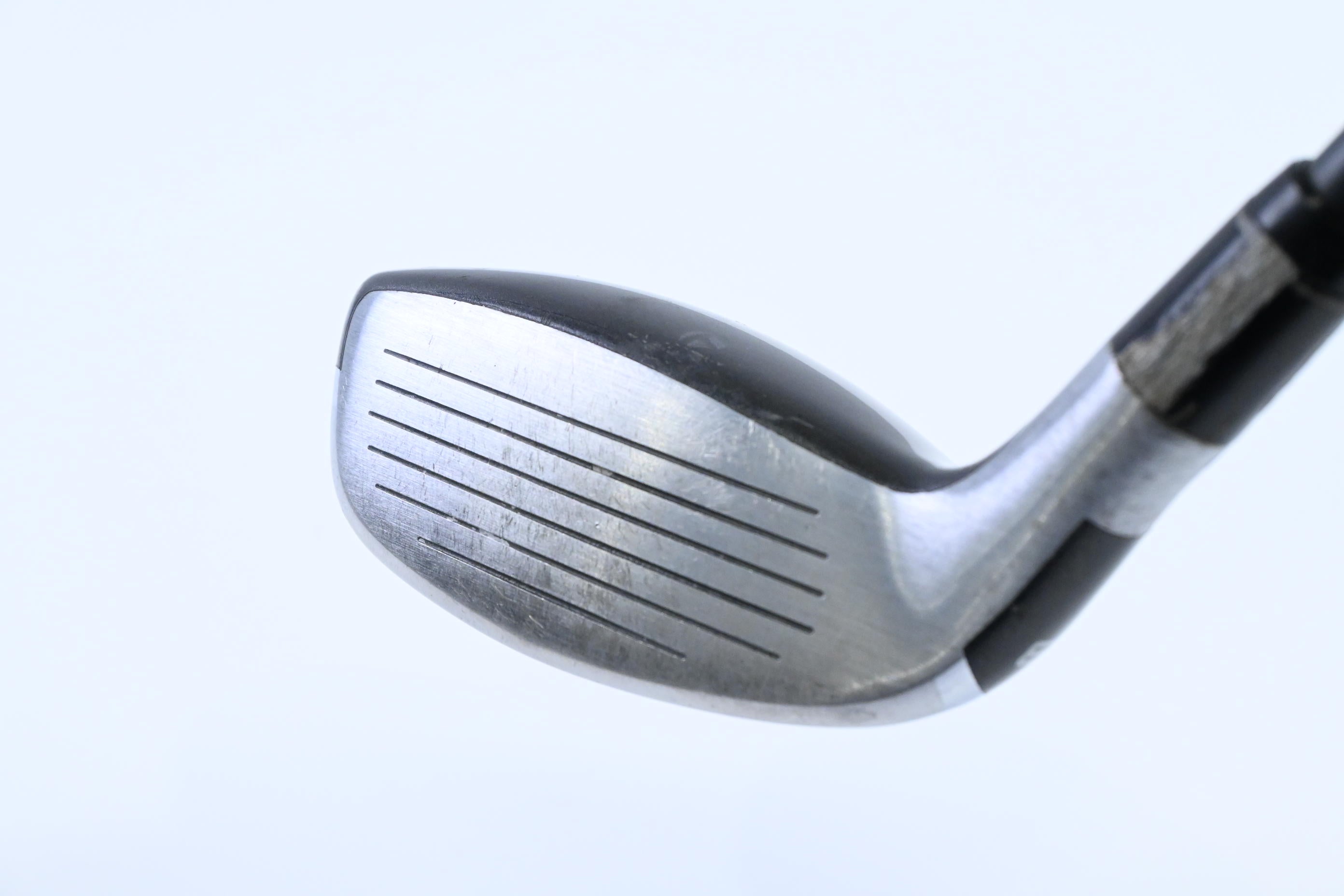 Taylormade SLDR #3 Hybrid / 19 Degree / Regular Flex Fujikura Speeder 82 Shaft