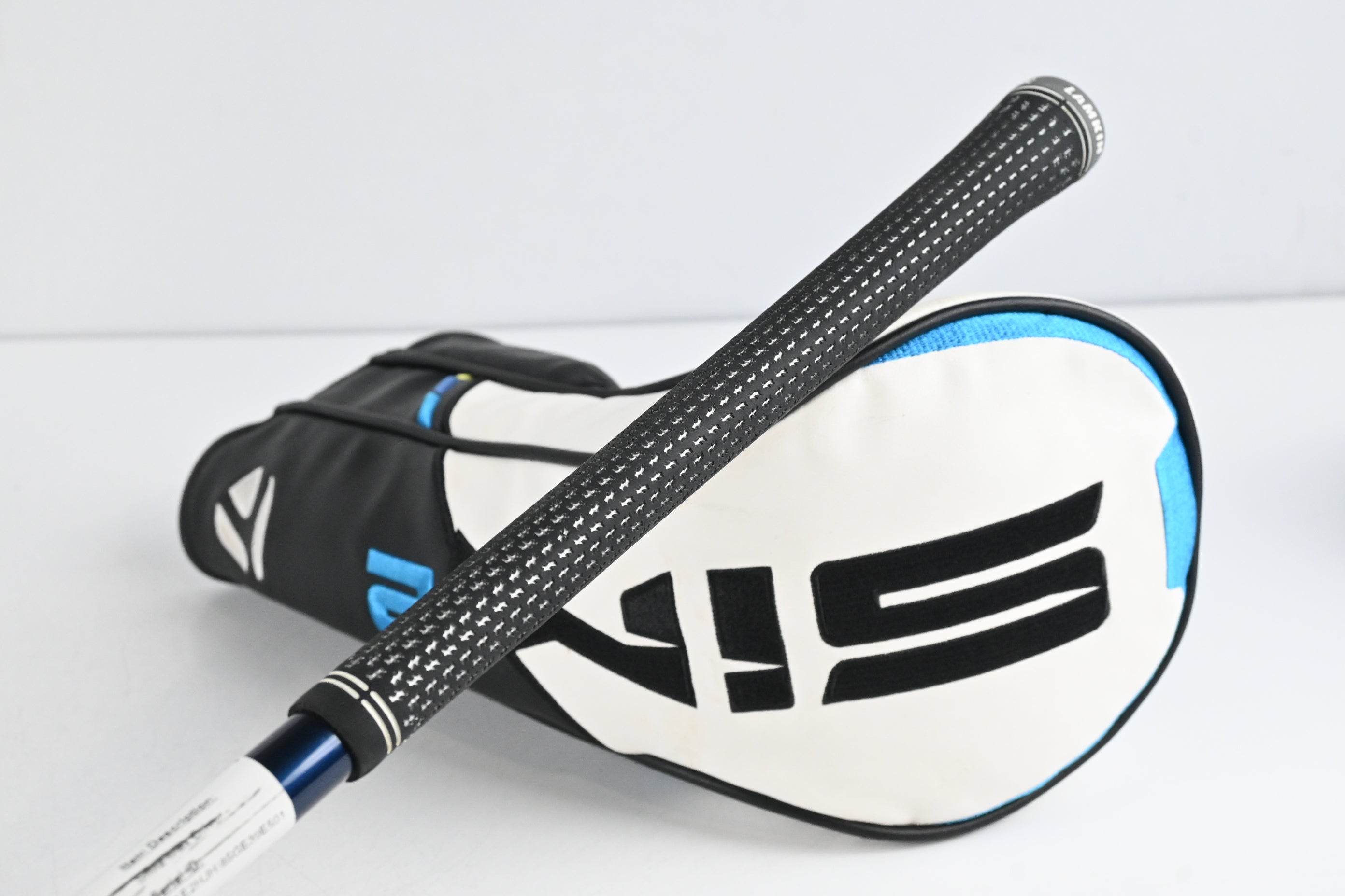 Left Hand Taylormade SIM2 Max Driver / 10.5 Degree / Regular Flex Ventus Blue 5