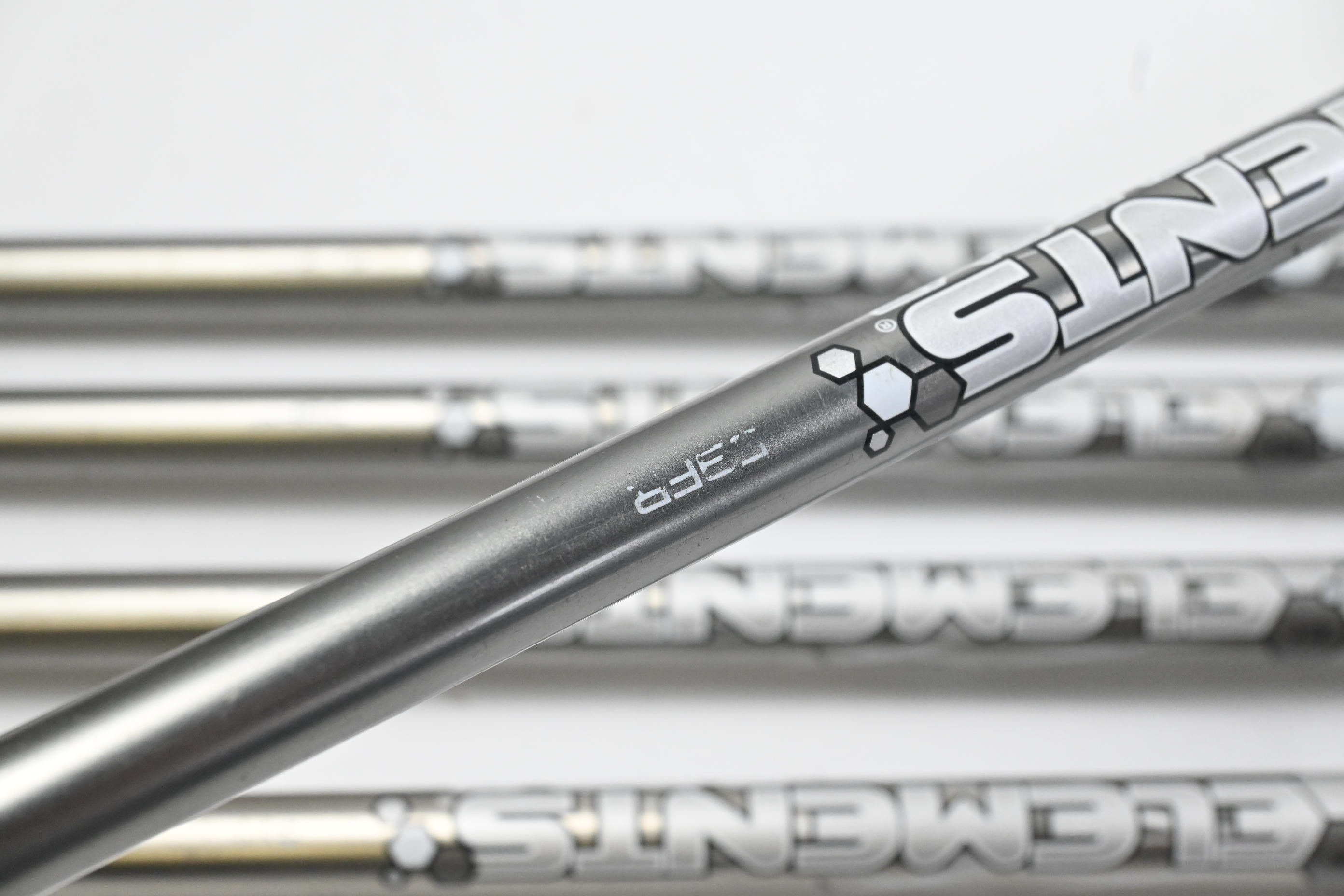 Wilson D350 Irons / 5-9i / Regular Flex UST Mamiya Elements Chrome Shafts