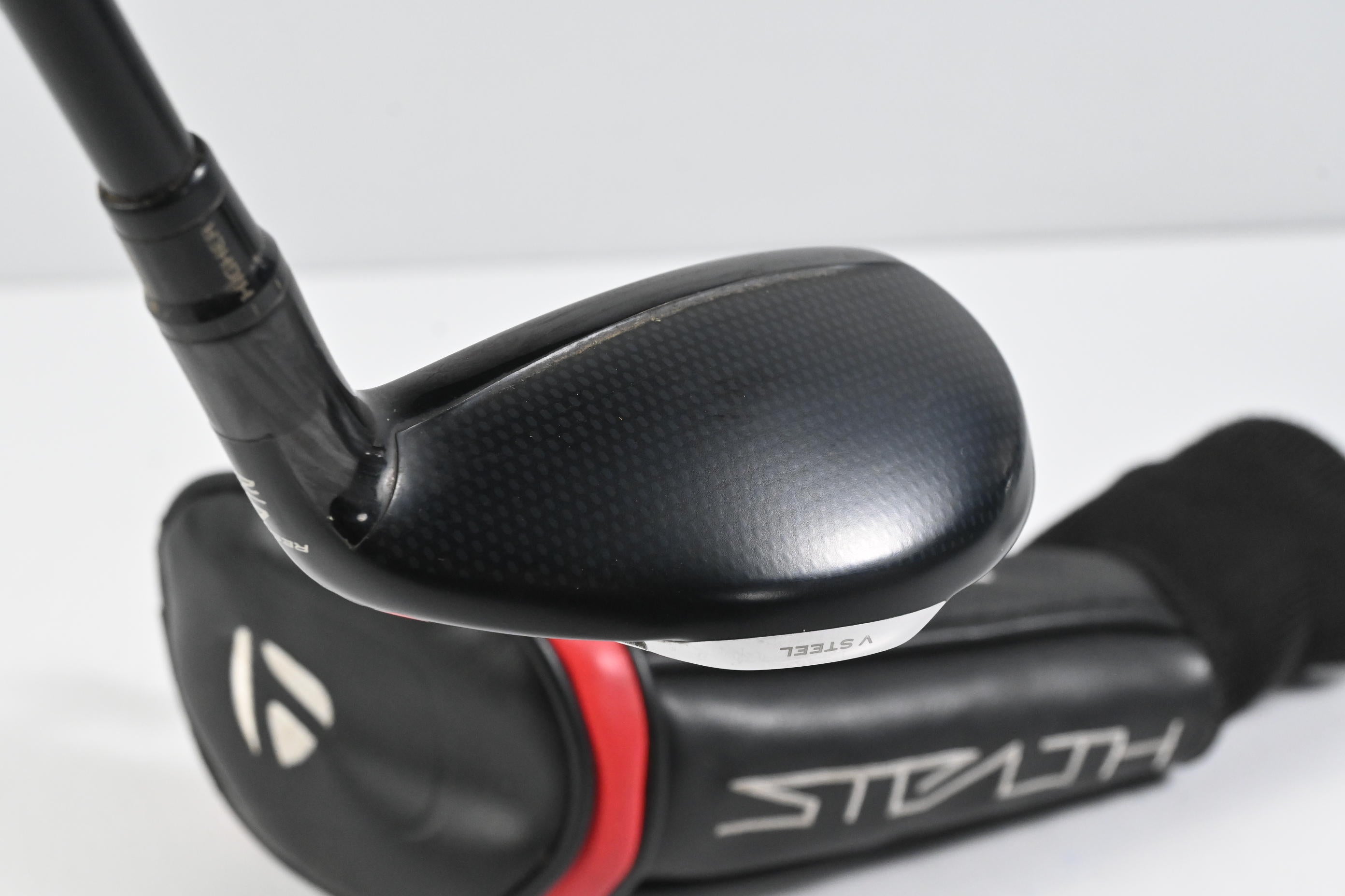 Taylormade Stealth Plus #4 Hybrid / 22 Degree / Regular Flex HZRDUS Smoke RDX