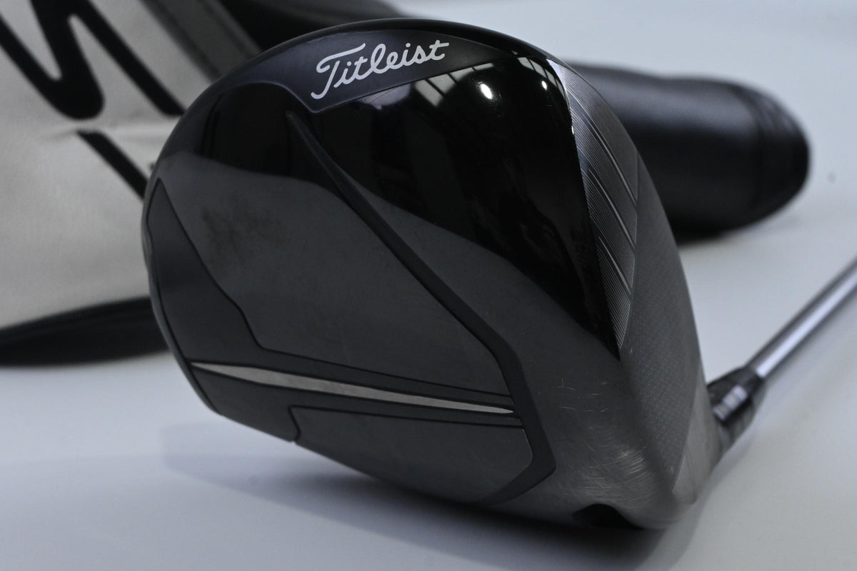 Titleist TSR2 Driver / 11 Degree / Regular Flex Fujikura Pro 50 Shaft