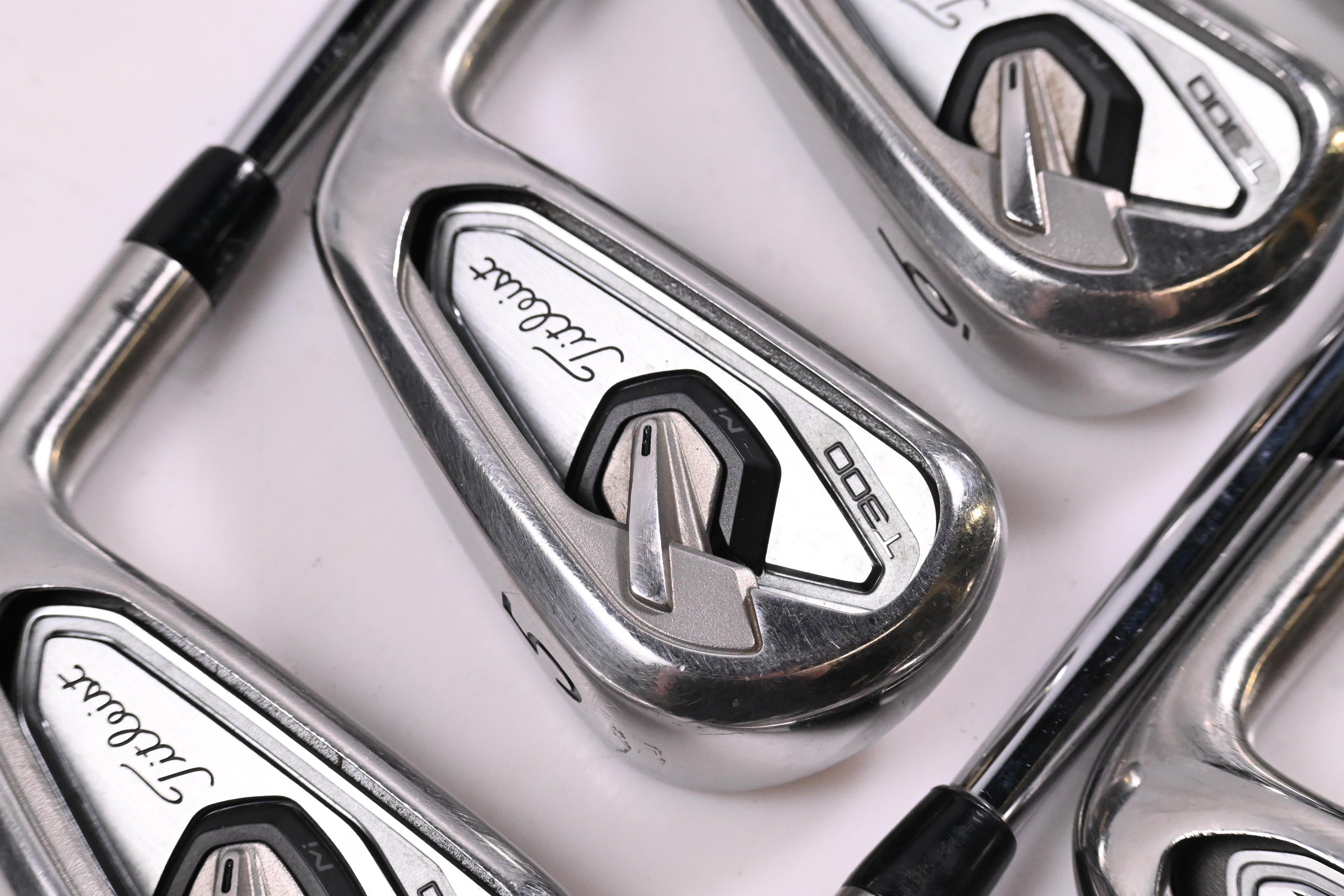 Titleist T300 2019 Irons / 4-PW+48° / Regular Flex AMT Tour White R300 Shafts