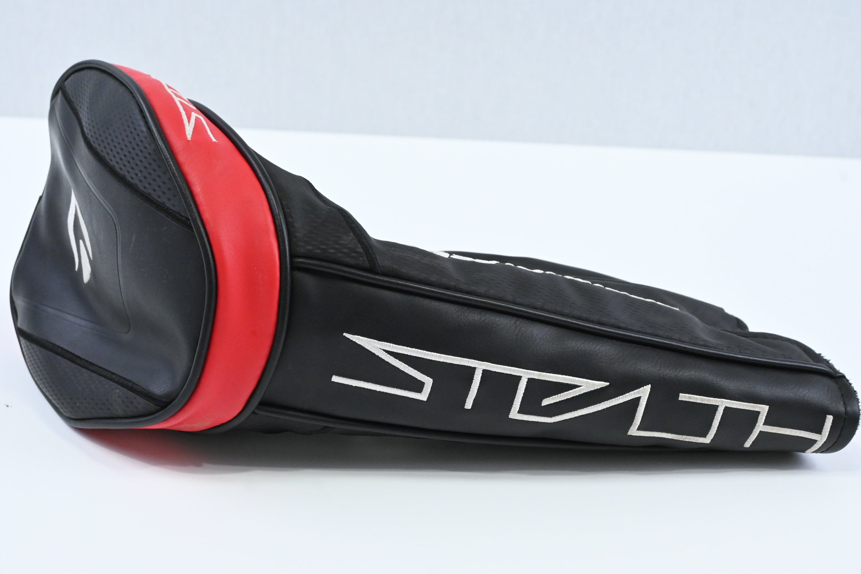 Left Hand Taylormade Stealth Driver / 9 Degree / Stiff Flex Fujikura Ventus Red