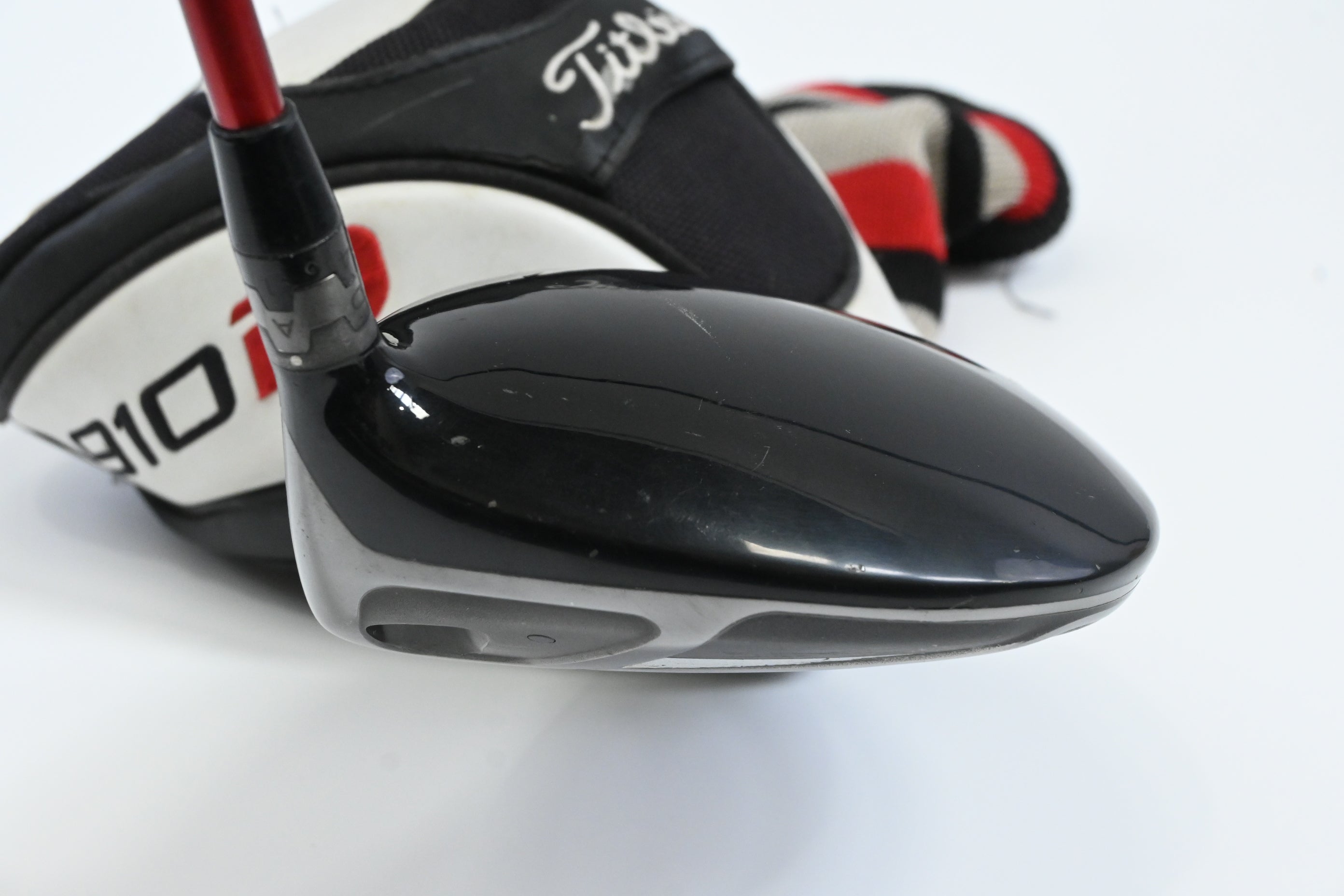 Titleist 910 D2 Driver / 10.5 Degree / Regular Flex Bassara 50 Shaft