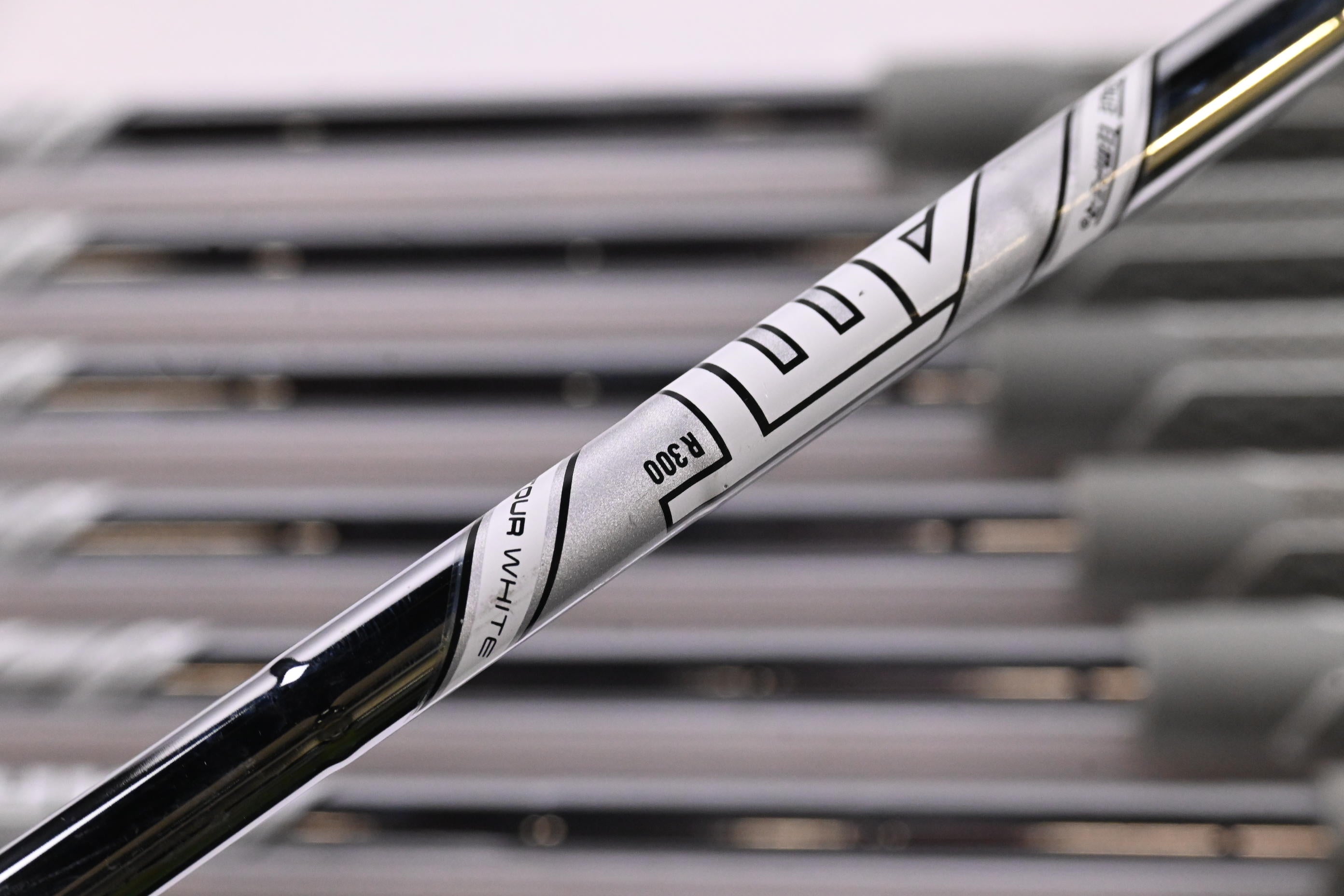 Titleist T300 2019 Irons / 4-PW+48° / Regular Flex AMT Tour White R300 Shafts