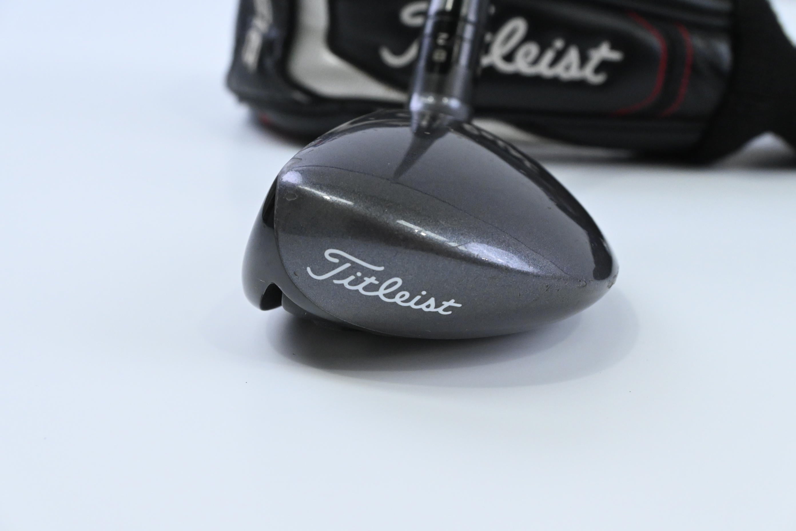Left Hand Titleist 915H #4 Hybrid / 23 Degree / Regular Flex HZRDUS Smoke Black