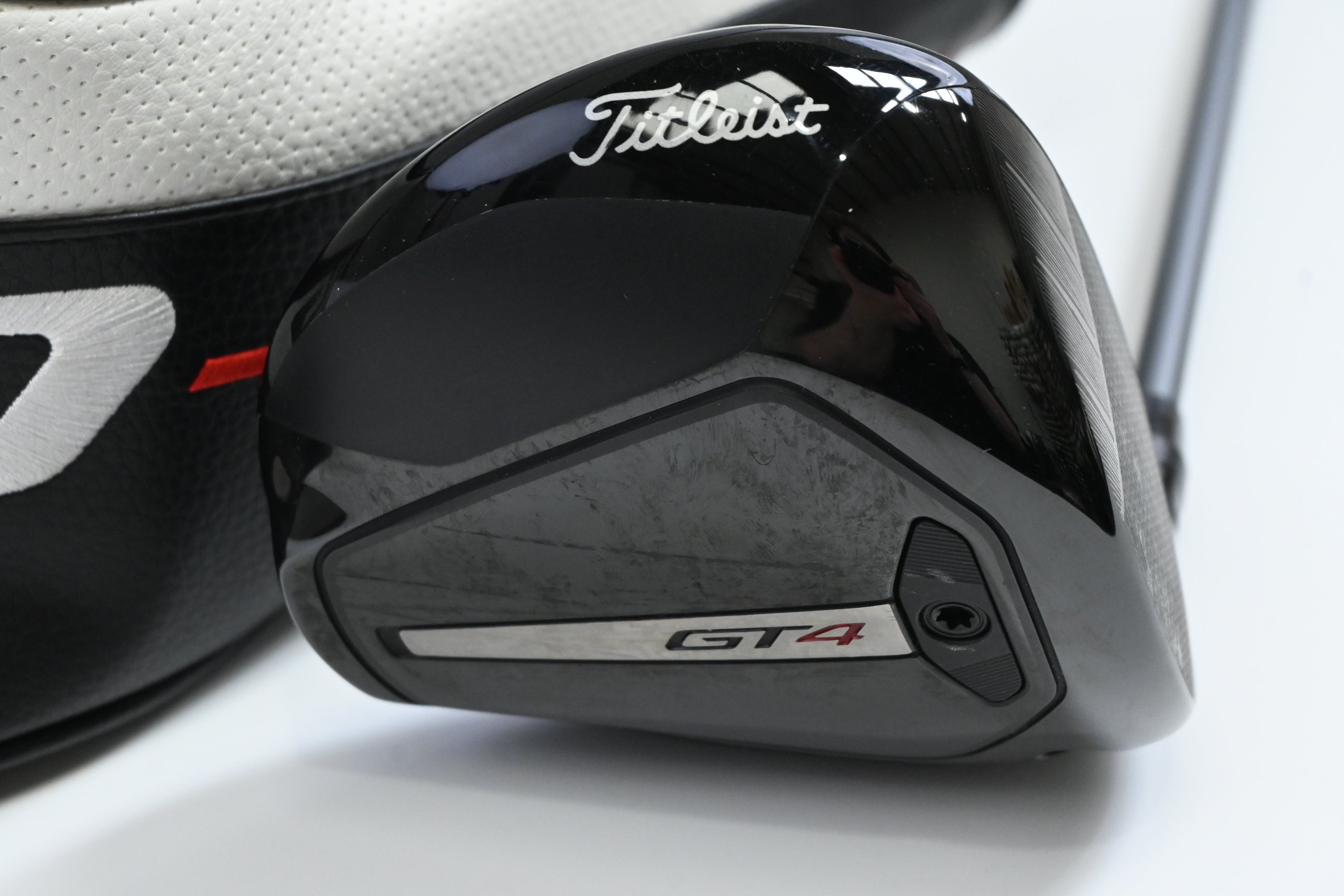 Titleist GT4 Driver / 9 Degree / Stiff Flex Denali Frost Silver 50 Shaft