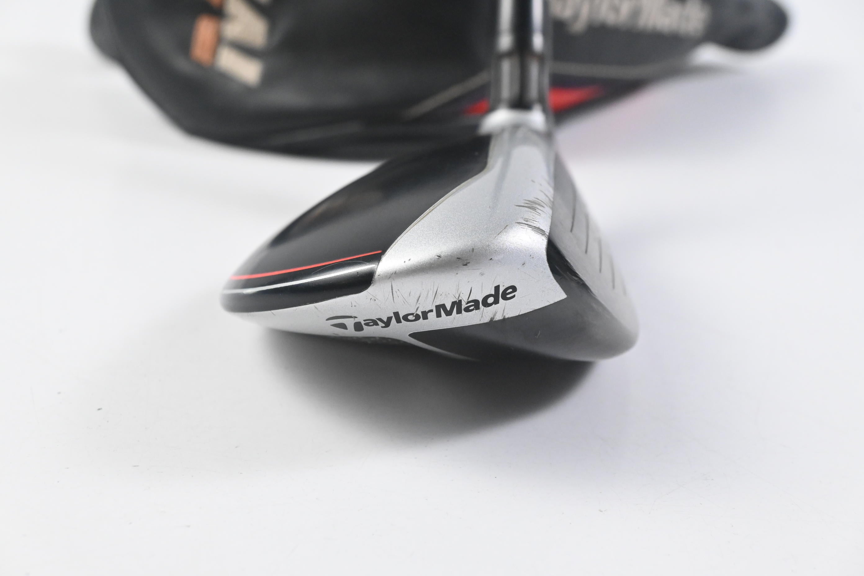 Taylormade M6 #7 Hybrid / 31 Degree / Regular Flex Fujikura Atmos Orange 6 Shaft
