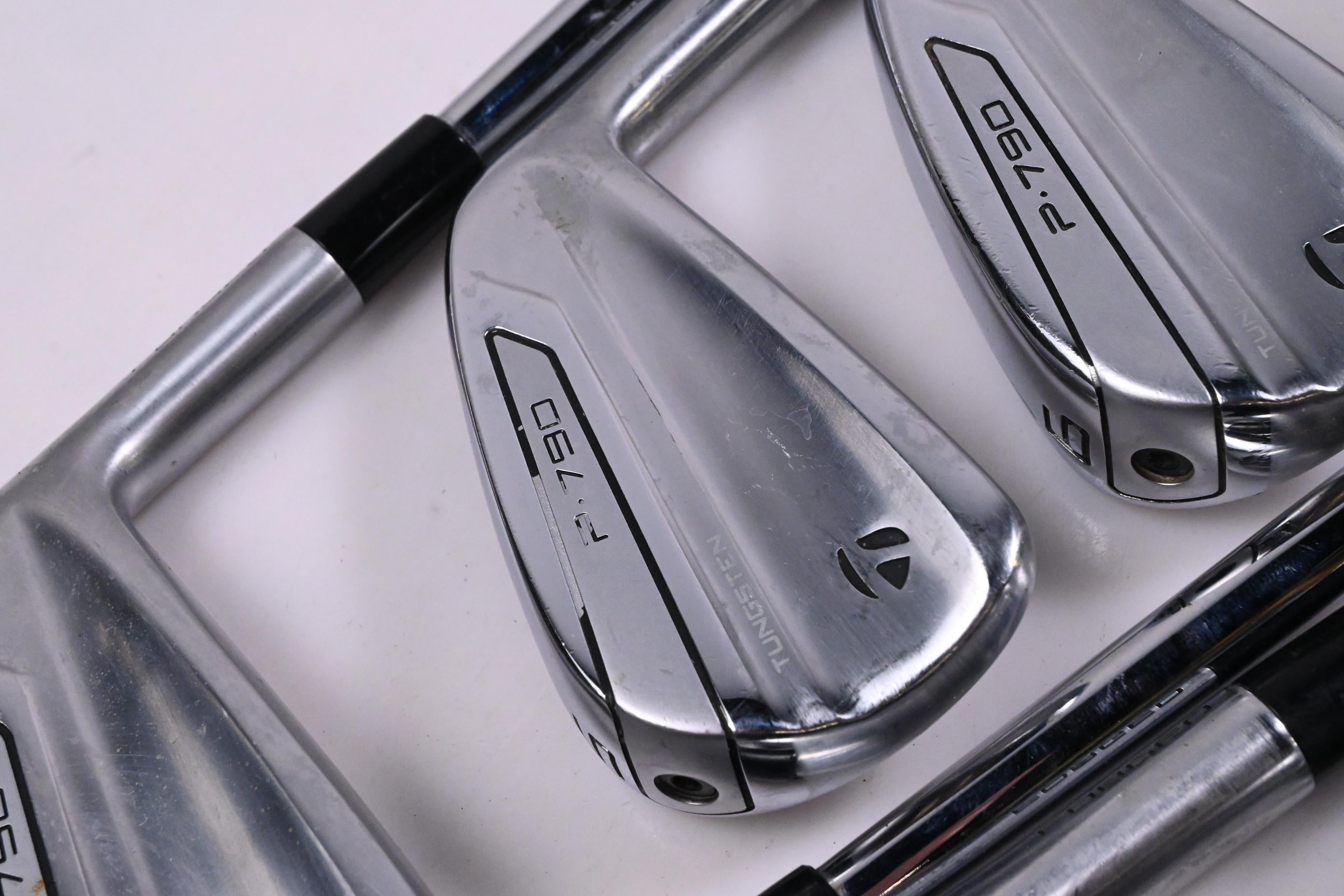 Taylormade P790 2019 Irons / 4-PW+GW / Regular Flex Dynamic Gold 105 R300