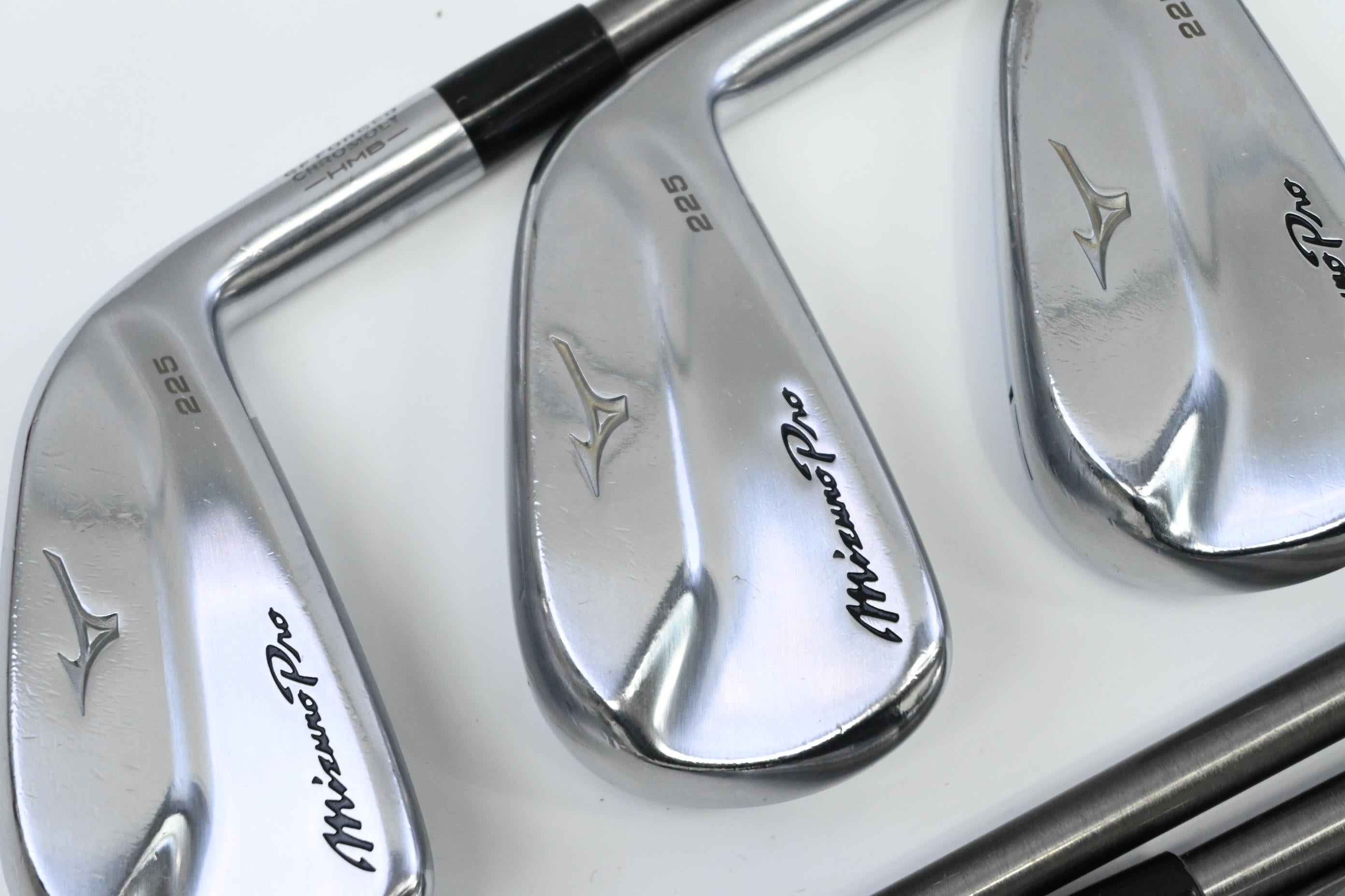 Mizuno Pro 225 Irons / 5-PW+GW / Regular Flex Aerotech Steelfibber 95 Shafts