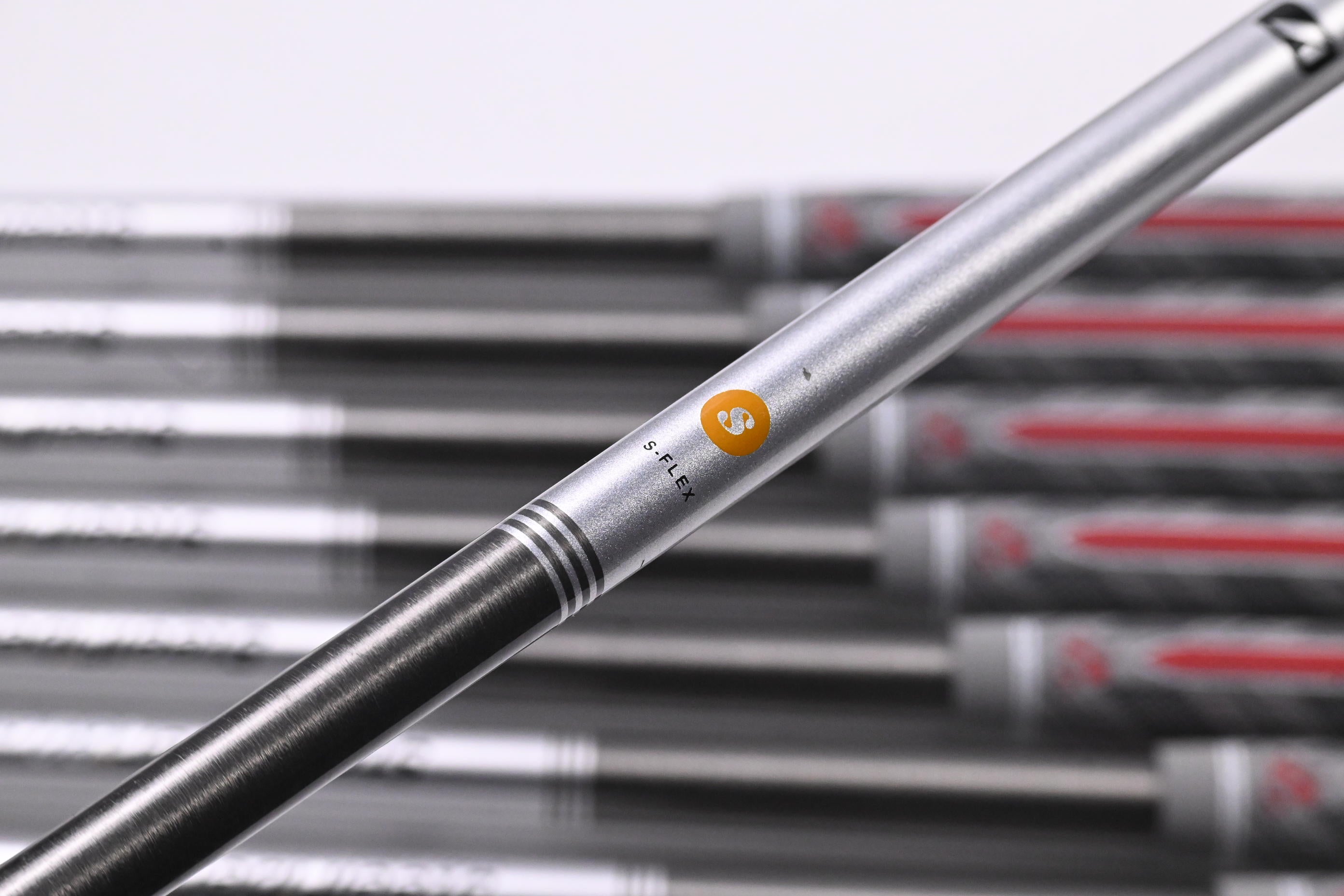 Mizuno Pro 225 Irons / 4-PW+GW / Stiff Flex AeroTech SteelFiber i80 cw Shafts