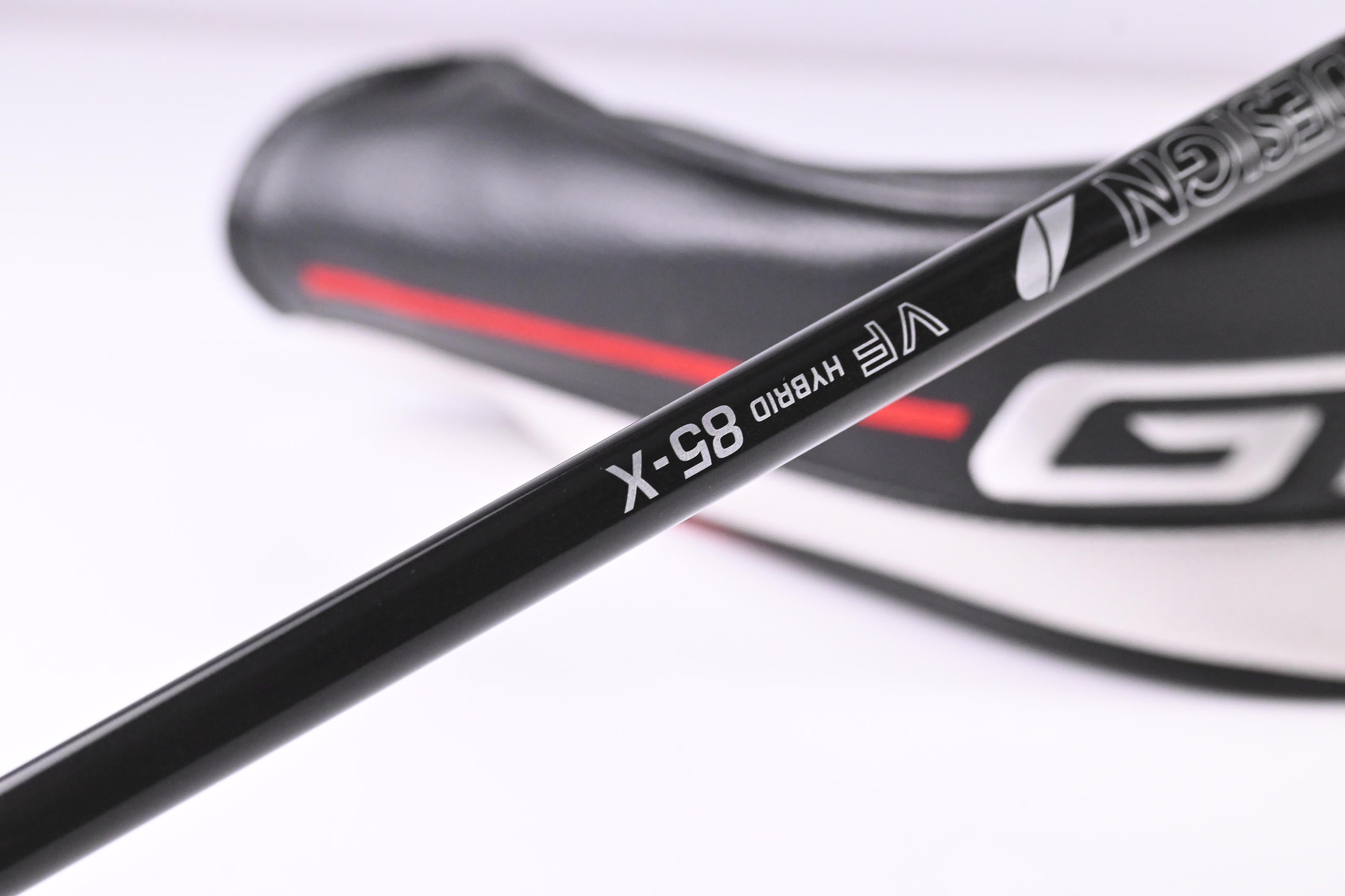 Titleist GT2 #3 Hybrid / 18 Degree / X-Flex Graphite Design Tour AD VF-85 Shaft