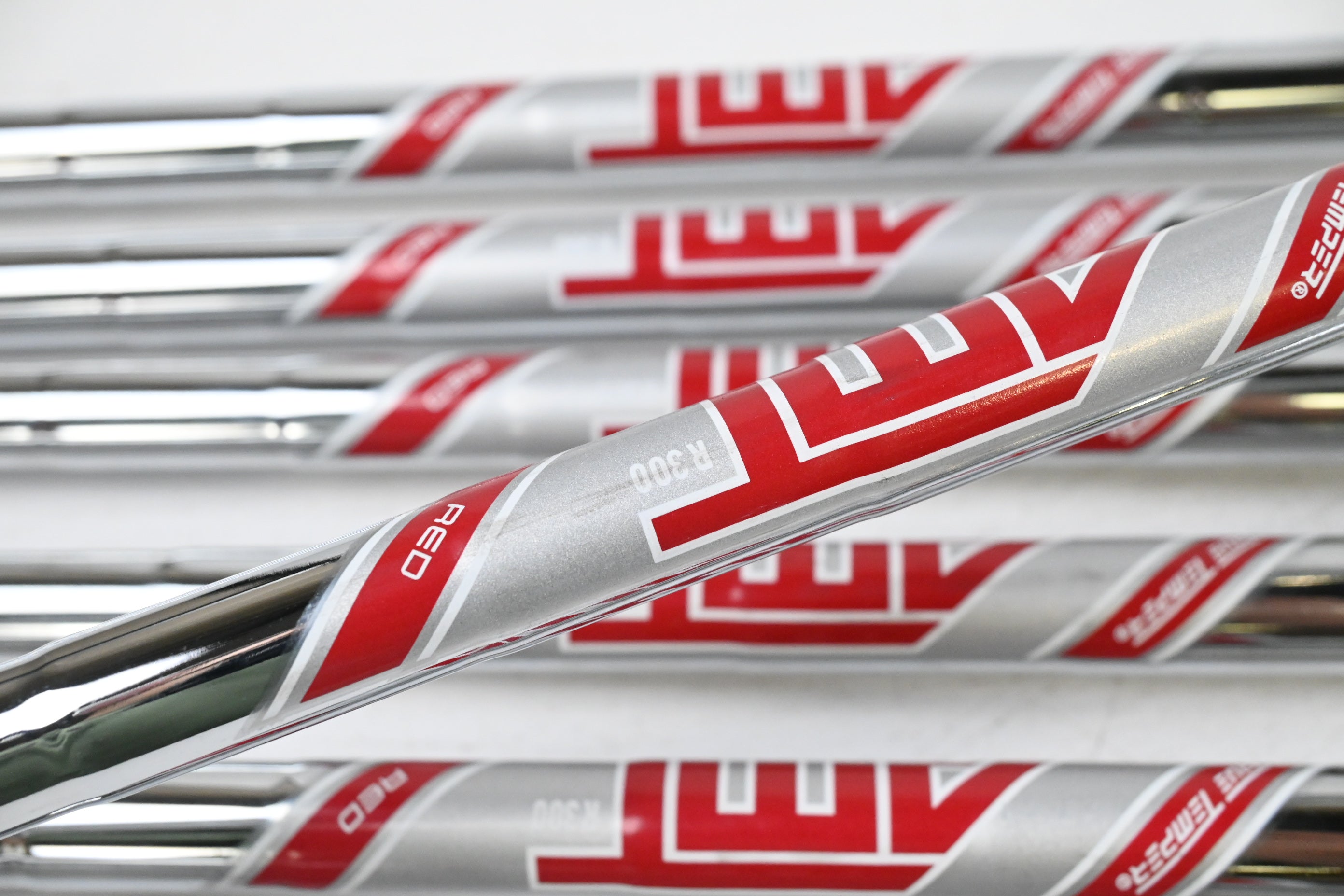 Titleist T350 Irons / 5-PW+GW / Regular Flex AMT Red R300 Shafts