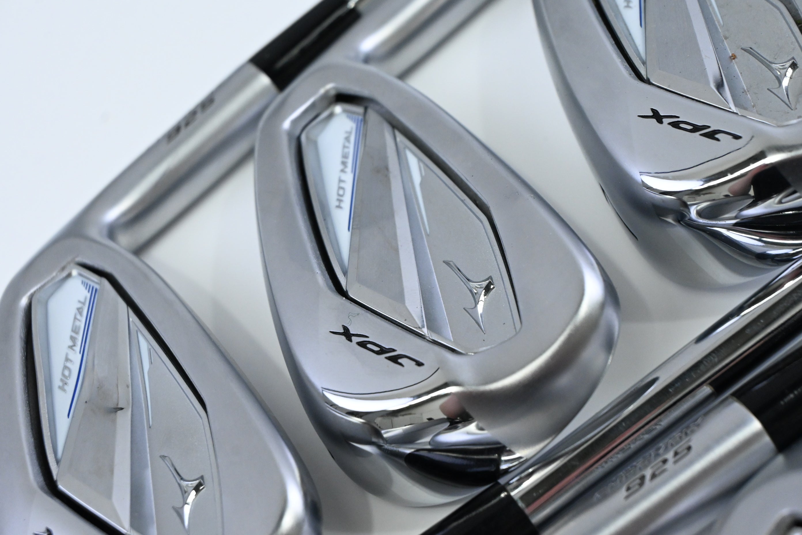 Mizuno JPX 925 Hot Metal Irons / 5-PW+GW / Regular Flex KBS Tour Lite Shafts