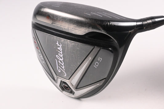 Titleist 915 D2 Driver / 10.5 Degree / Regular Flex Diamana M+ Red 50 Shaft