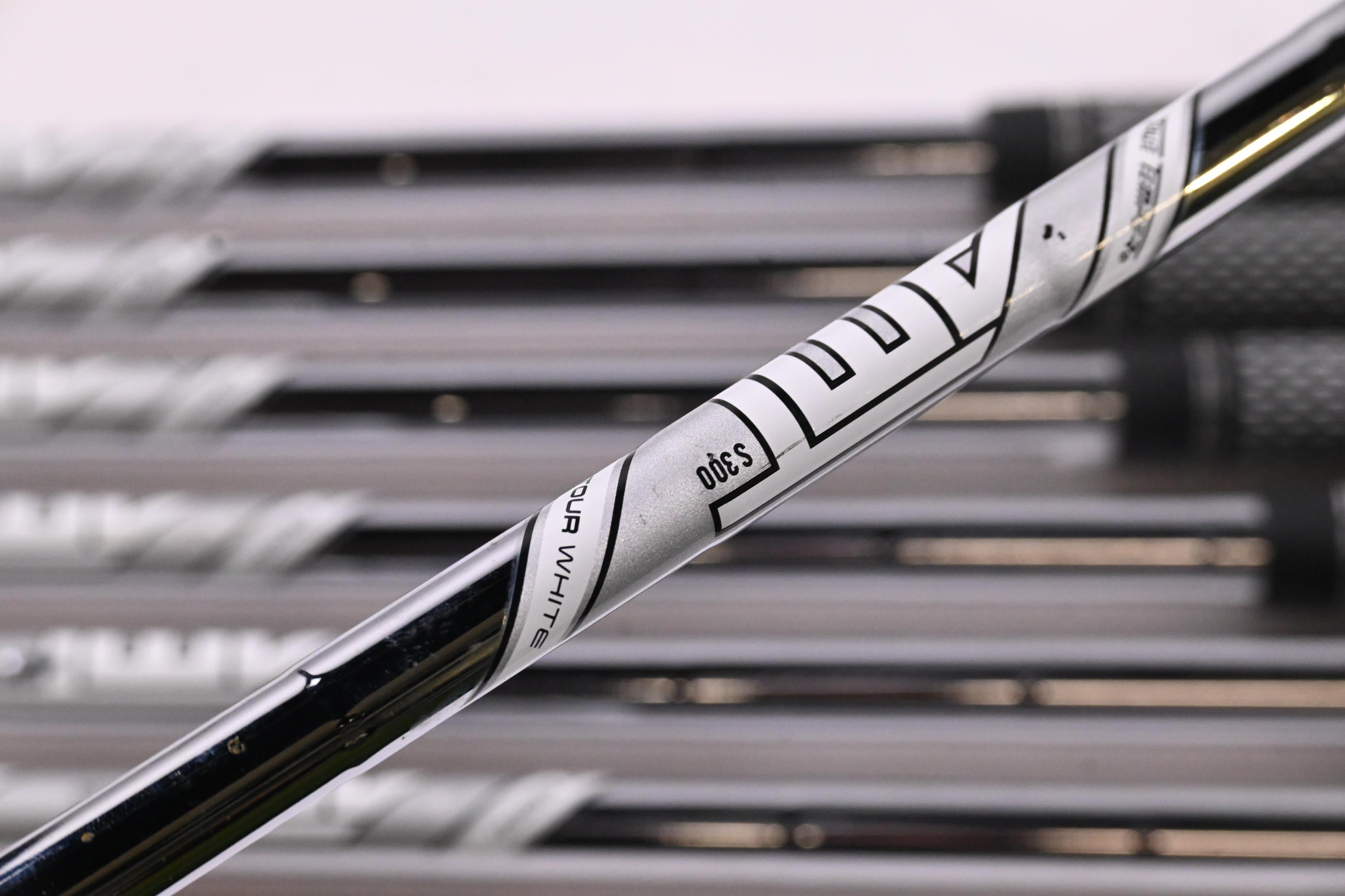 Titleist T100 2019 Irons / 4-PW / Stiff Flex AMT Tour White S300 Shafts