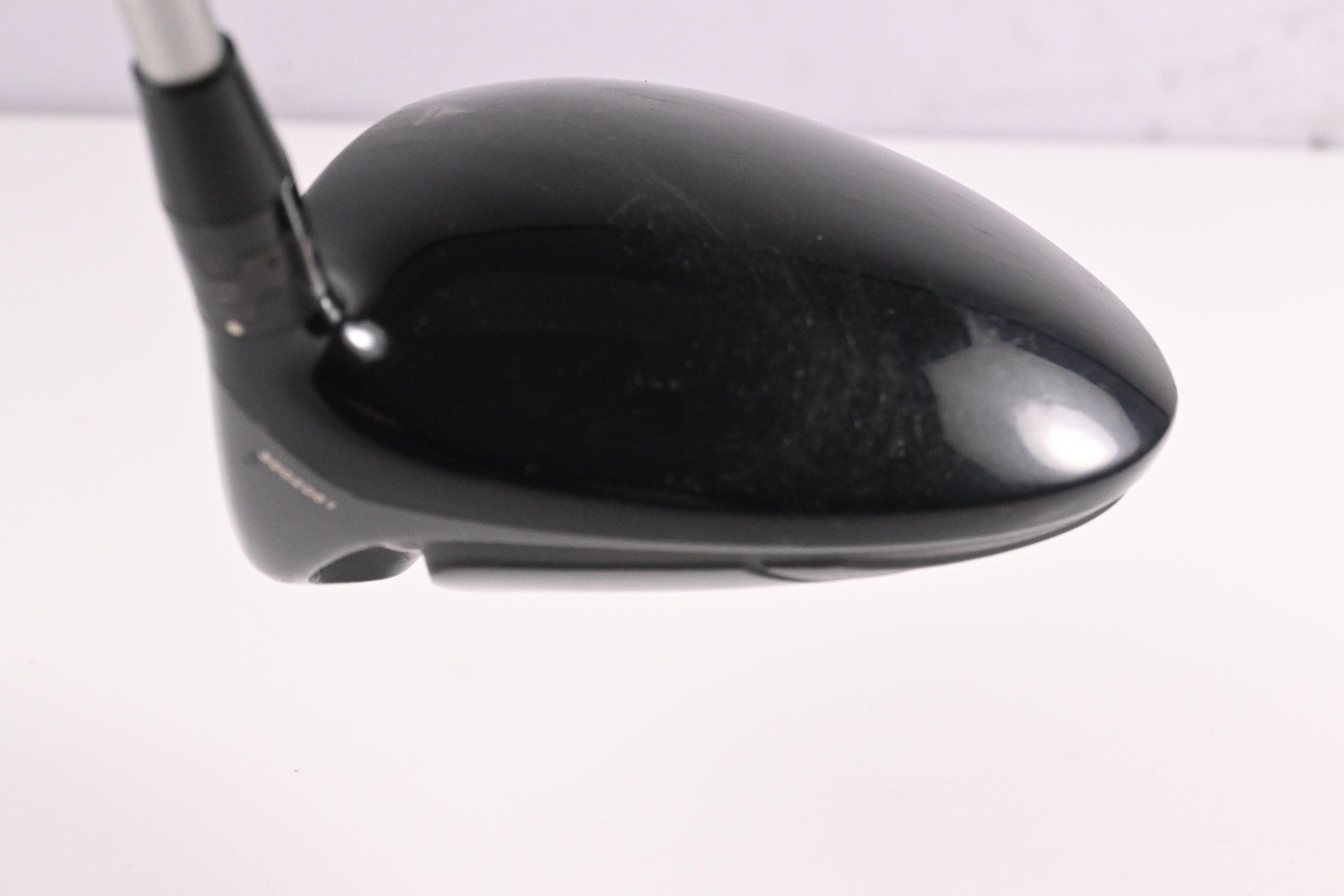 Titleist 915 D2 Driver / 10.5 Degree / Regular Flex Diamana M+ Red 50 Shaft