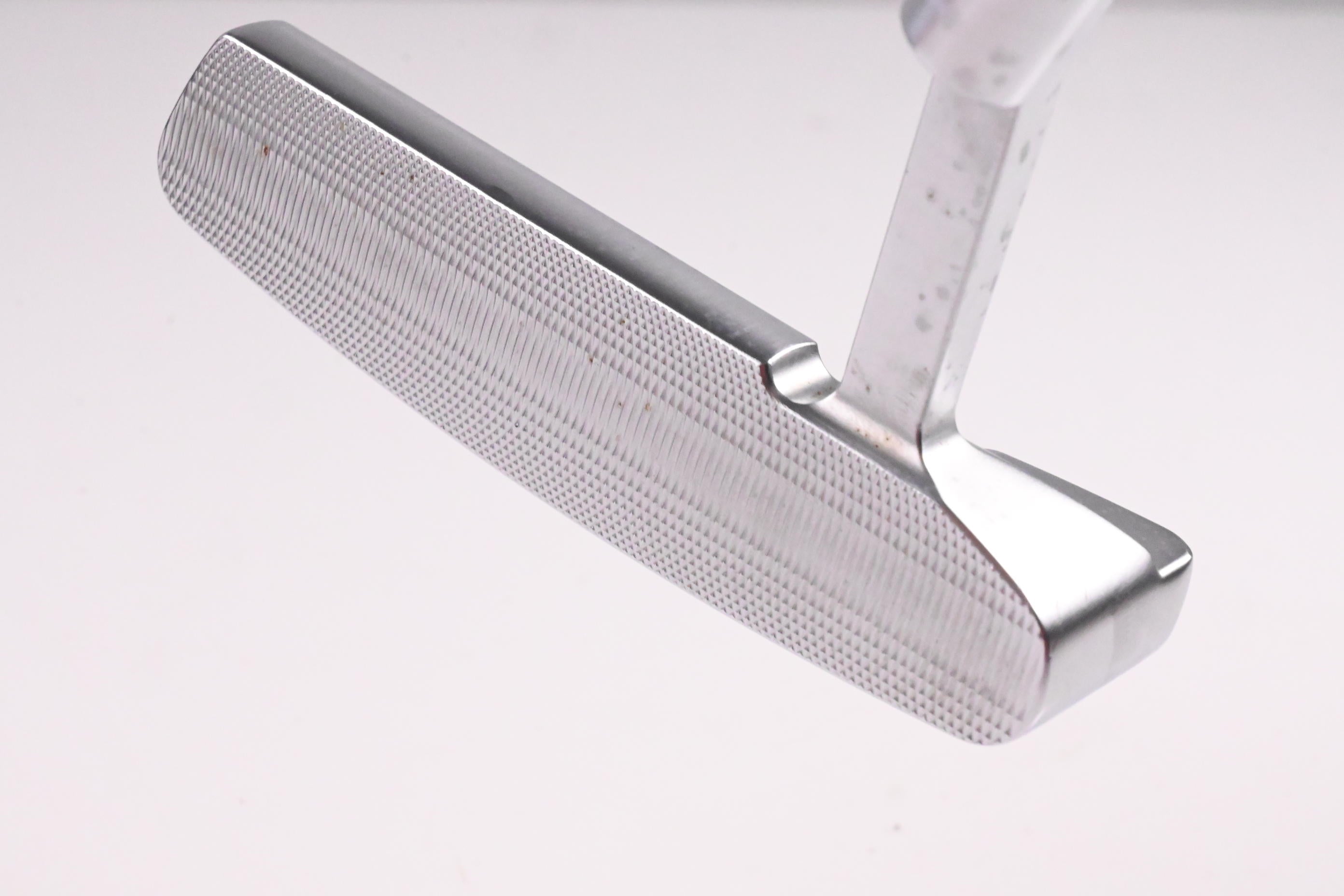 Mizuno M-Craft White Satin Putter / 34 Inch