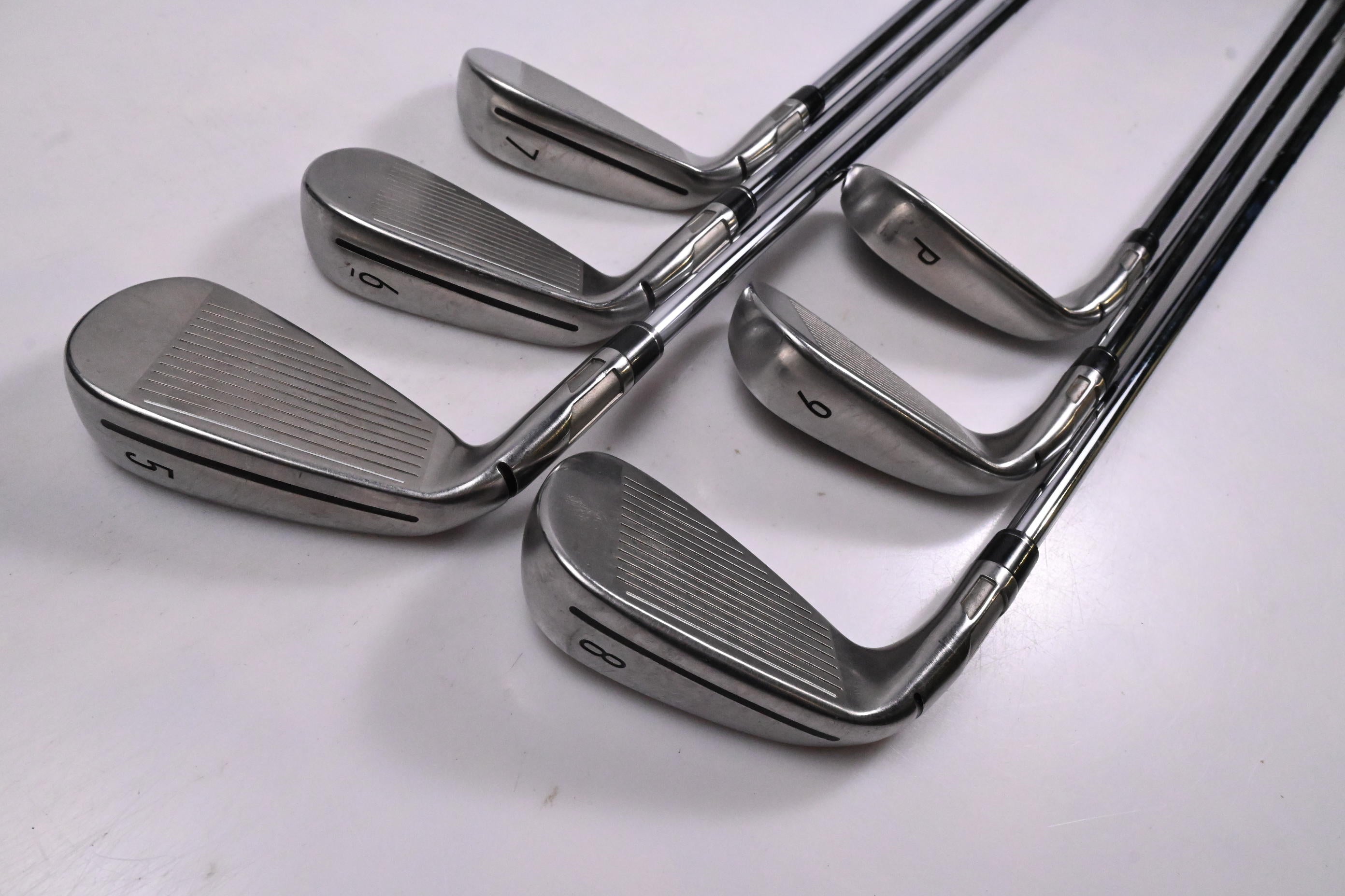Taylormade Stealth Irons / 5-PW / Regular Flex Dynamic Gold 95 R300 Shafts