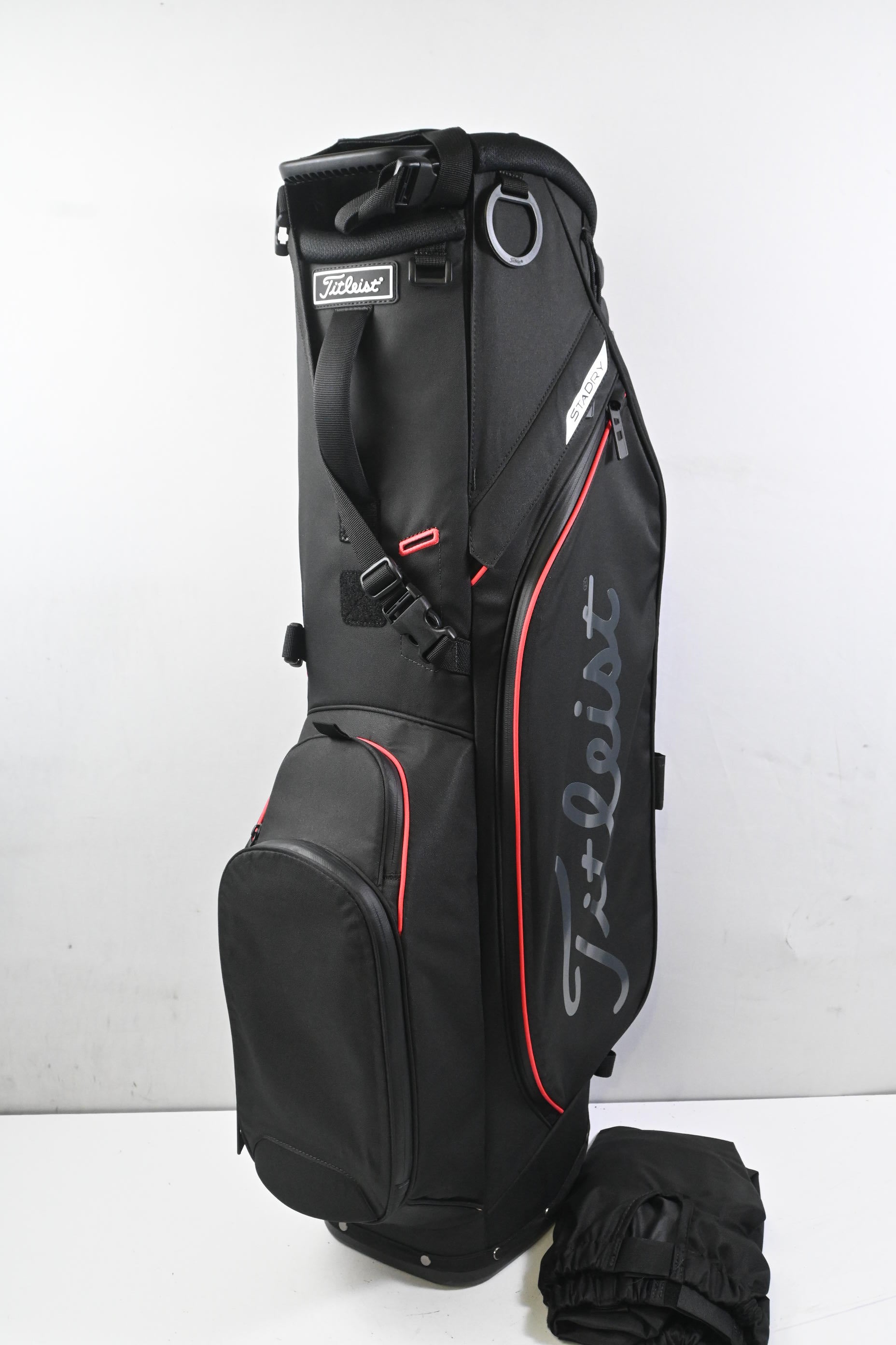 Titleist StaDry Stand Bag / 4-Way Divider / Black & Red