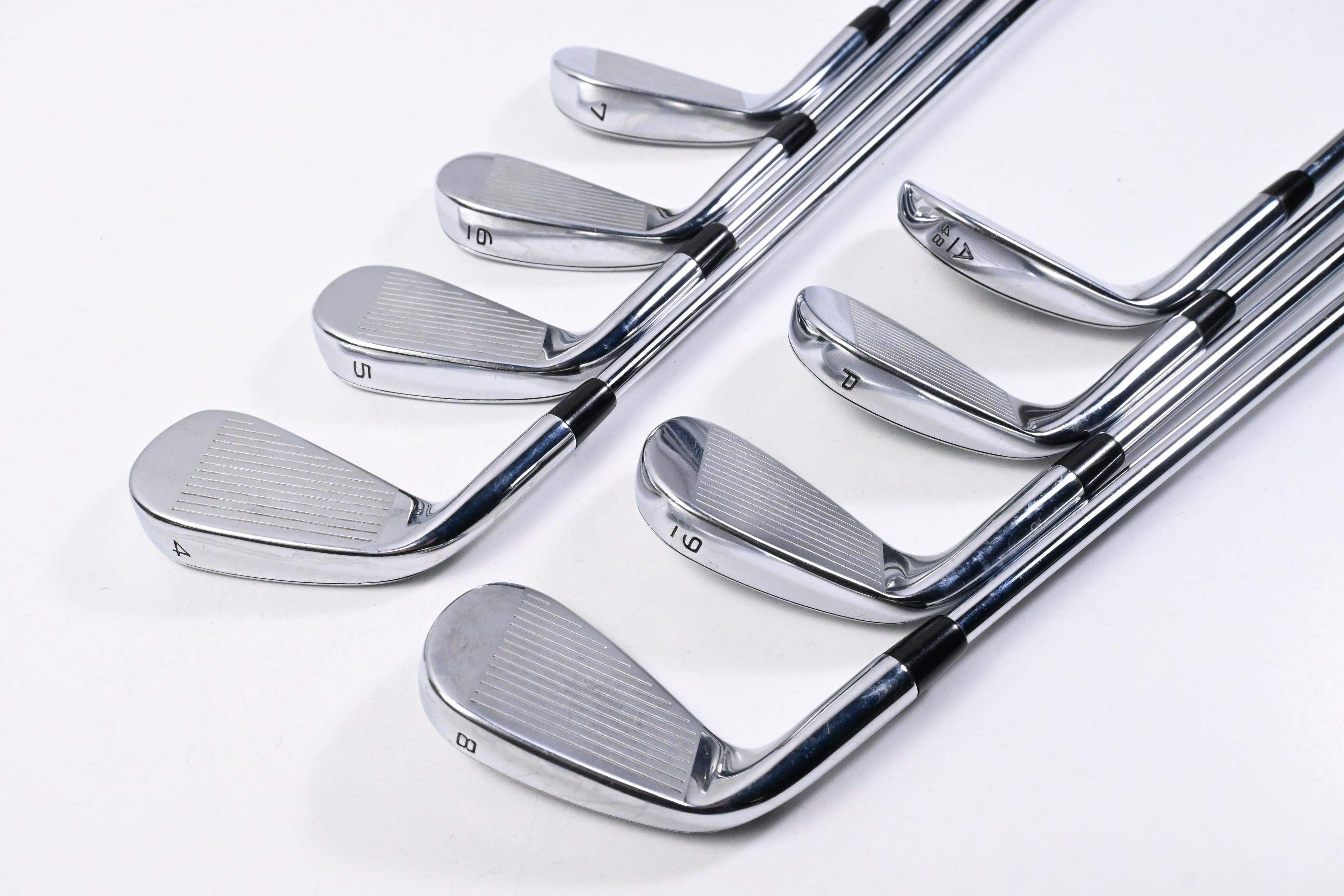 Callaway Rogue ST Pro Irons / 4-PW+GW / Stiff Flex Rifle Tour Flighted 105