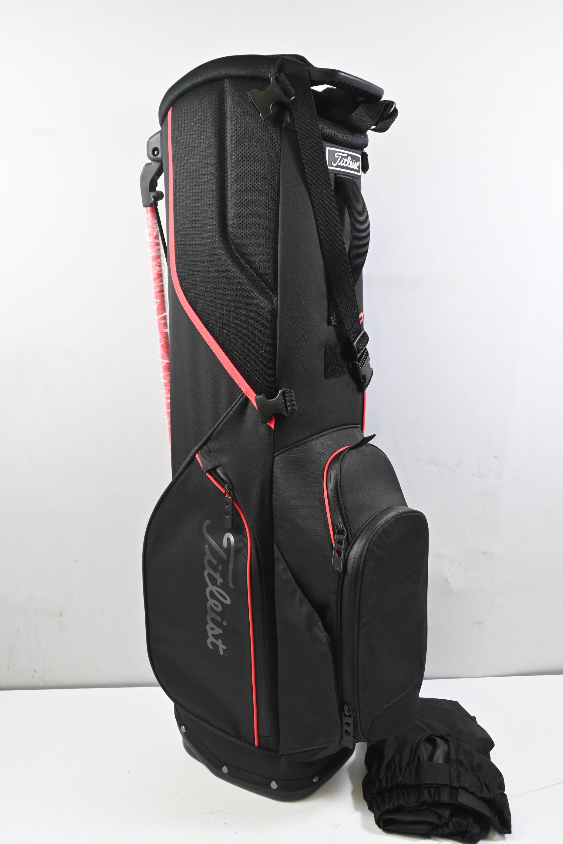 Titleist StaDry Stand Bag / 4-Way Divider / Black & Red