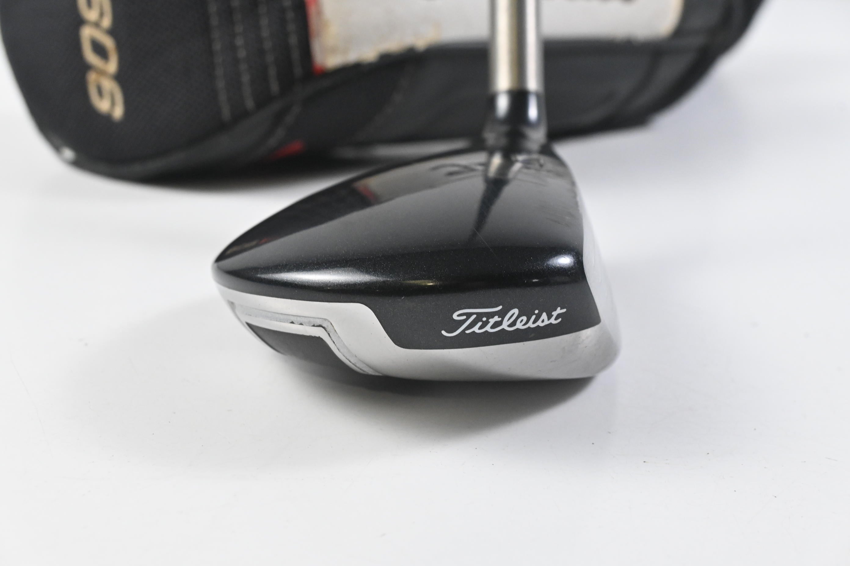 Titleist 909 F2 #5 Wood / 18.5 Degree / Regular Flex Aldila Voodoo Shaft