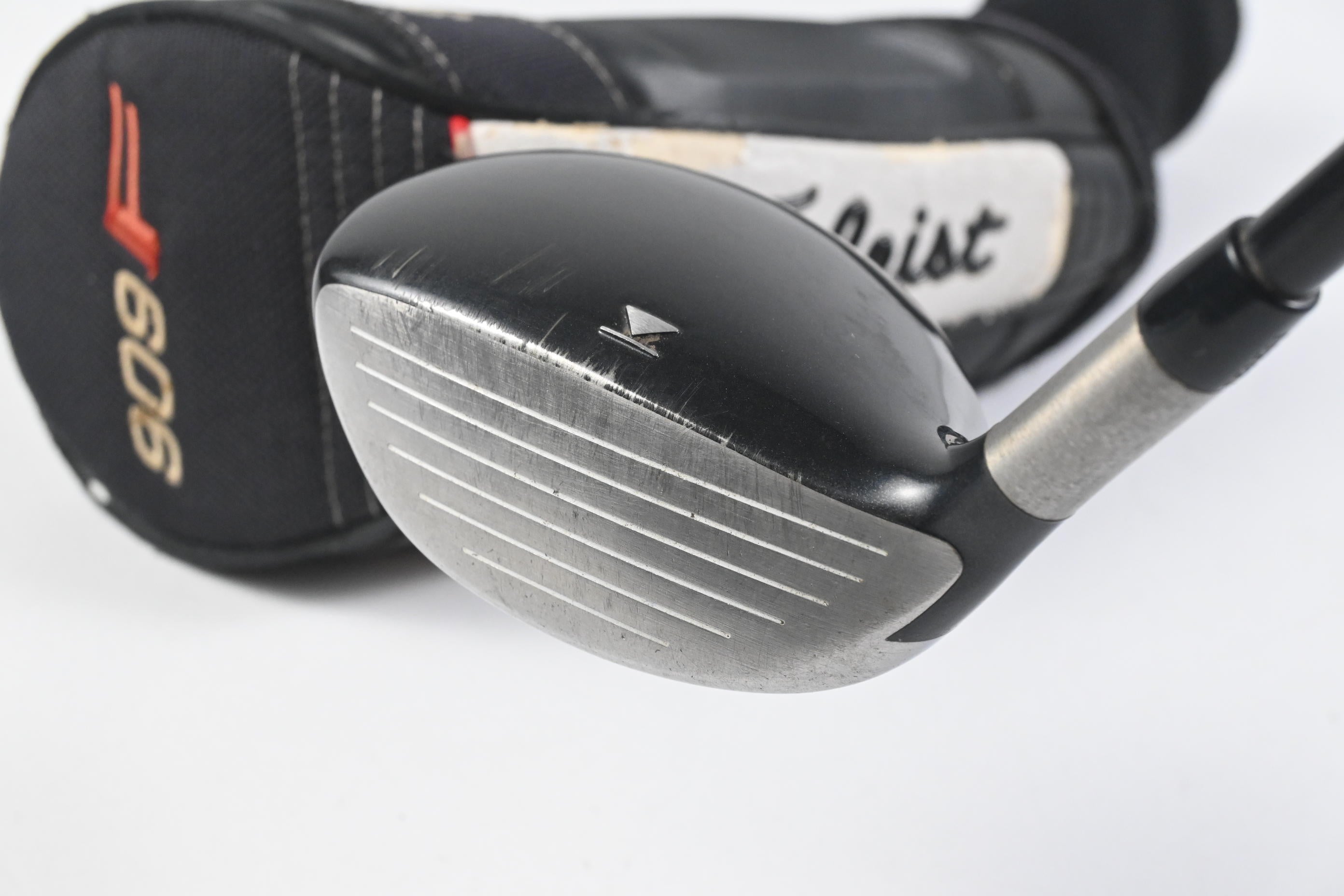 Titleist 909 F2 #5 Wood / 18.5 Degree / Regular Flex Aldila Voodoo Shaft