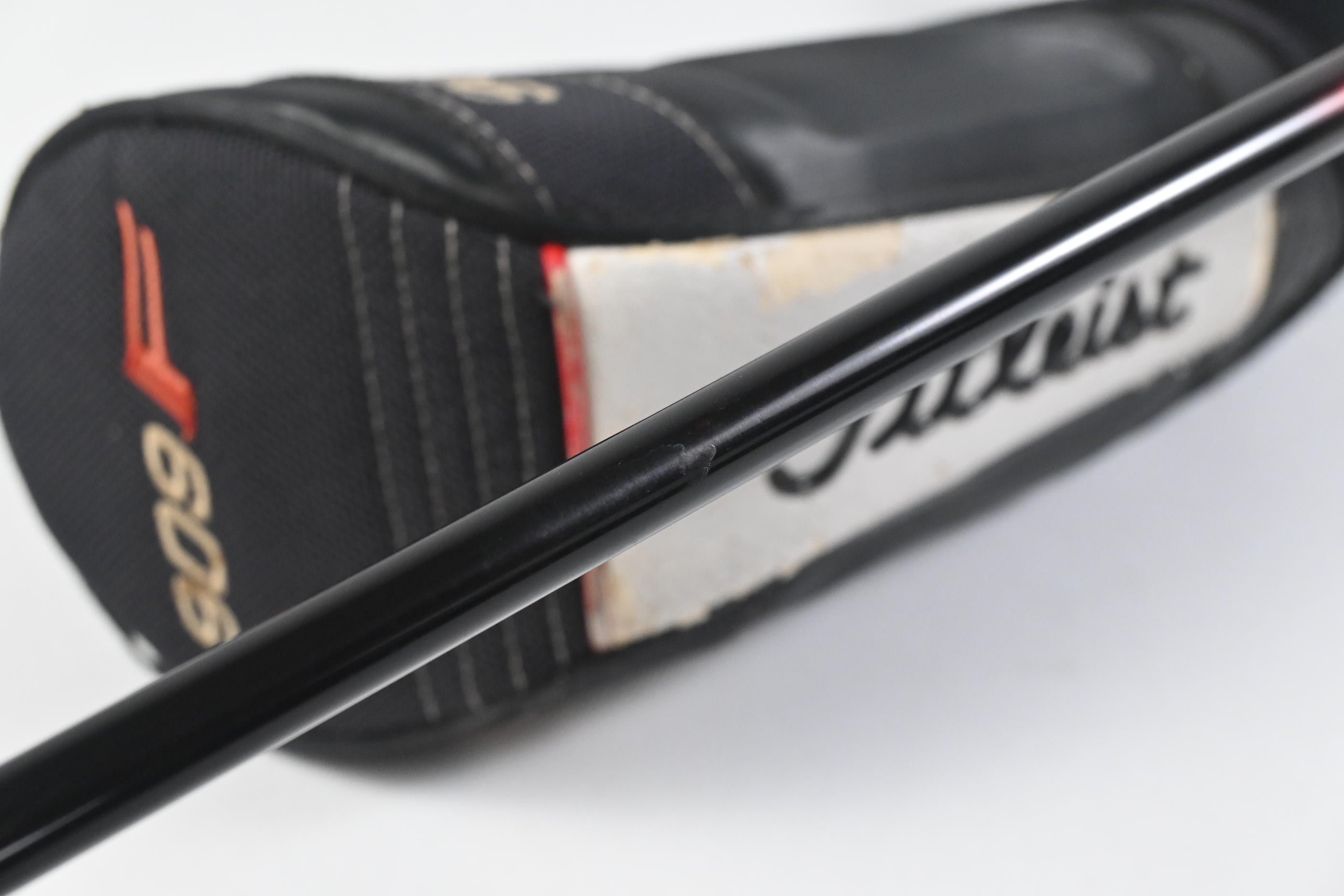Titleist 909 F2 #5 Wood / 18.5 Degree / Regular Flex Aldila Voodoo Shaft