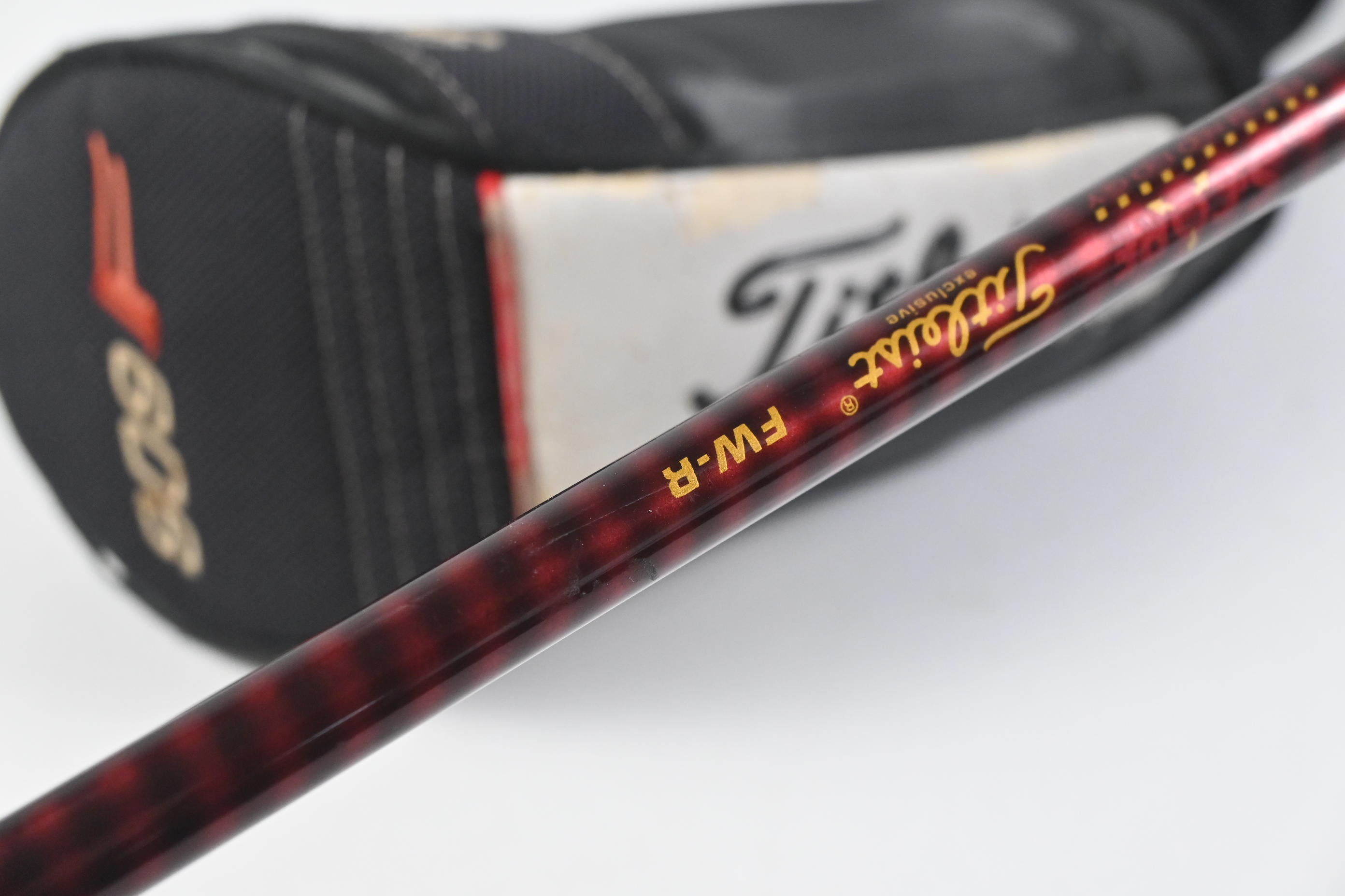 Titleist 909 F2 #5 Wood / 18.5 Degree / Regular Flex Aldila Voodoo Shaft