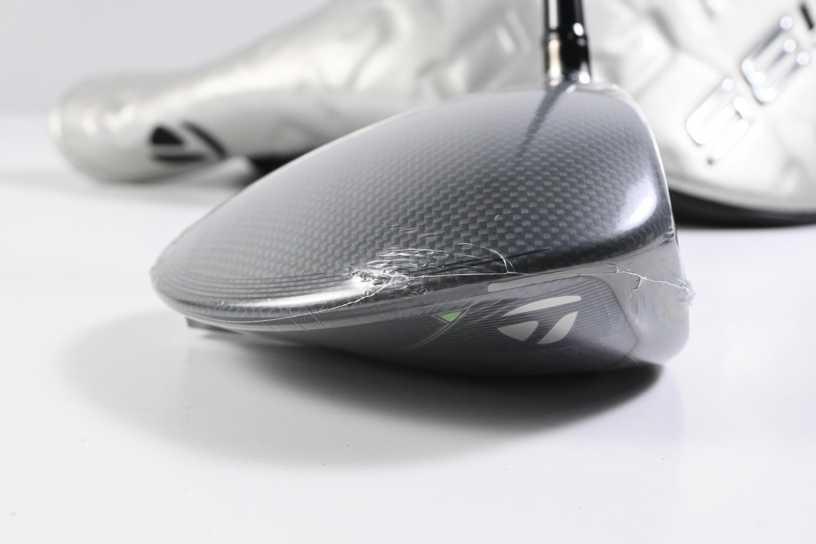 Taylormade Qi35 Driver / 10.5 Degree / Regular Flex Fujikura Ventus Blue 5 Shaft