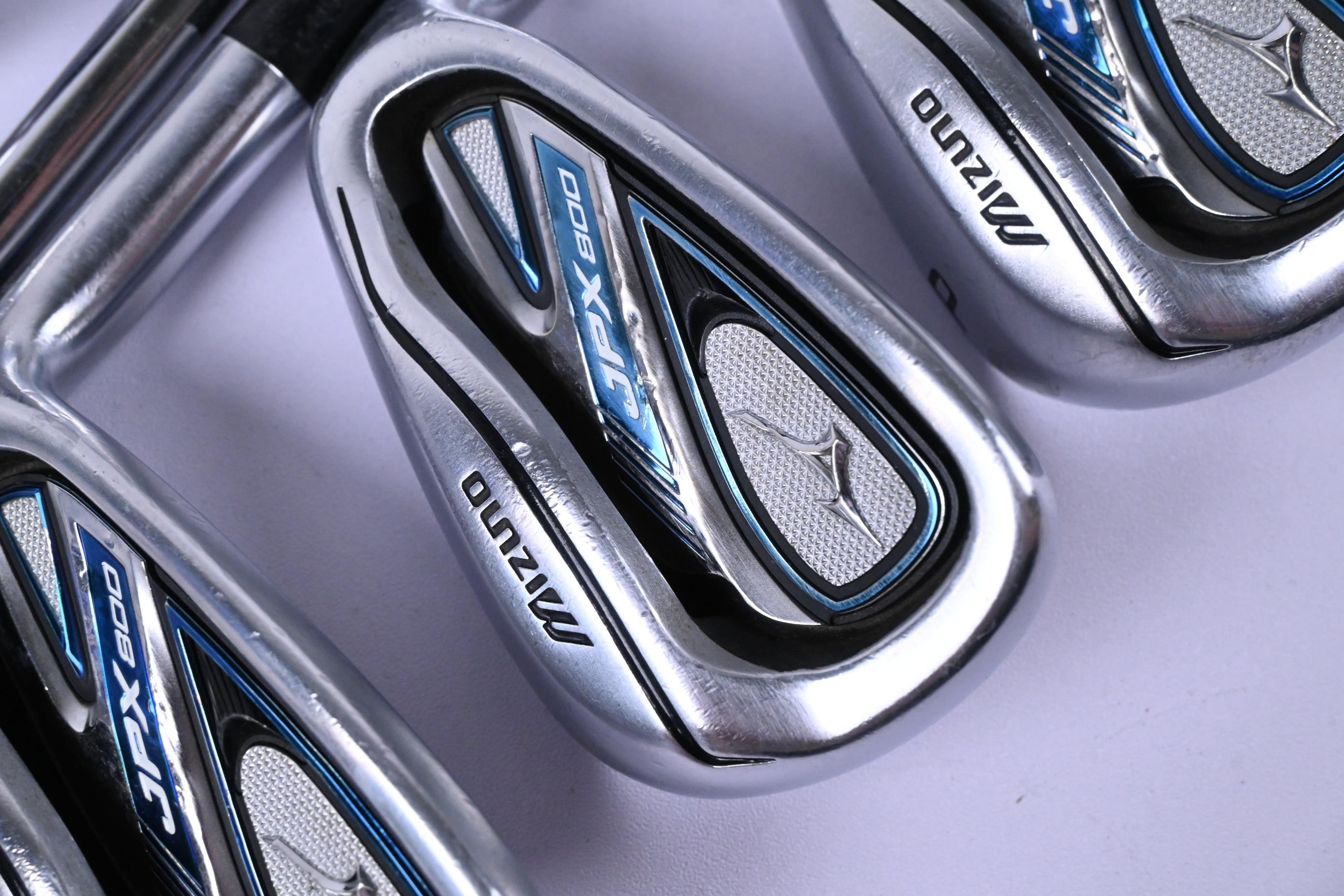 Mizuno JPX 800 Irons / 4-PW / Regular Flex Dynalite Gold XP R300 Shafts