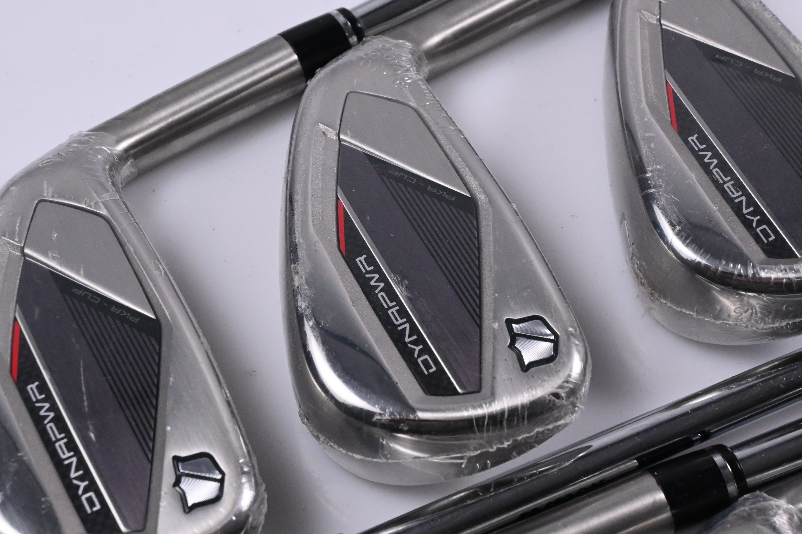 Wilson Staff DYNAPWR 2025 Irons / 5-PW+GW / Regular Flex KBS Max Ultralite
