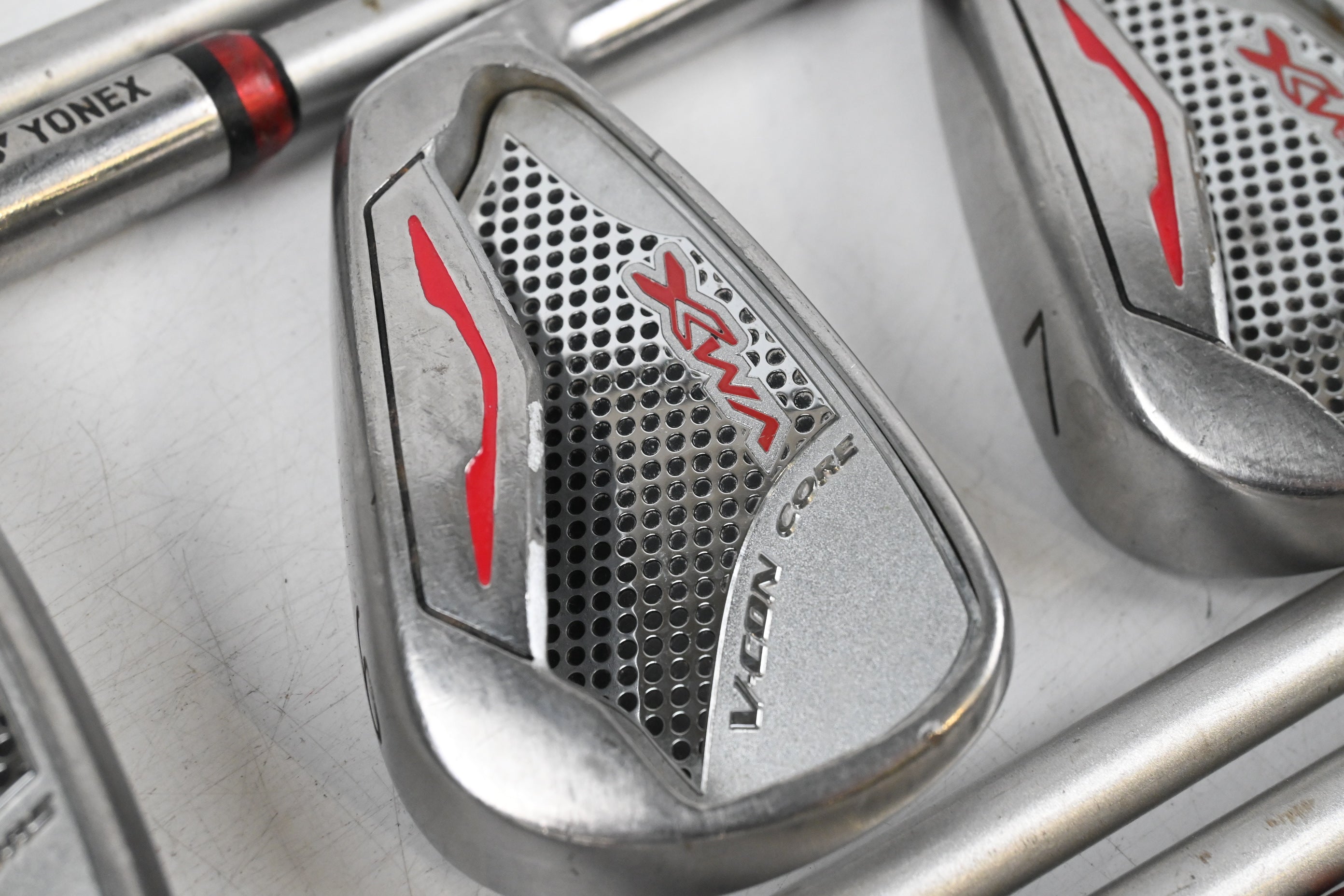 Yonex VMX Irons / 4-PW+SW / Regular Flex Yonex HS600 Shafts