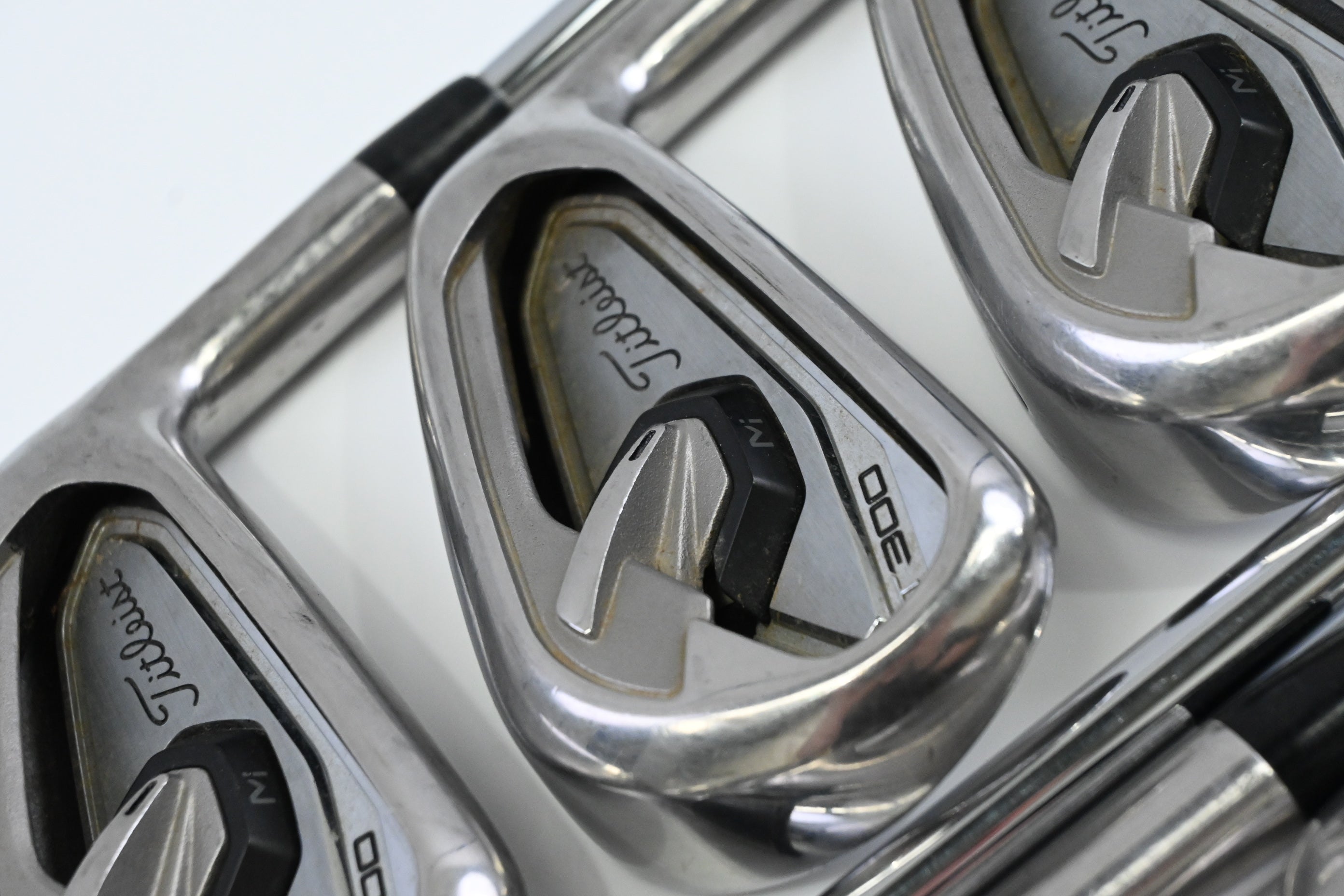 Titleist T300 2019 Irons / 5-PW+48° / Regular Flex AMT Red R300 Shafts