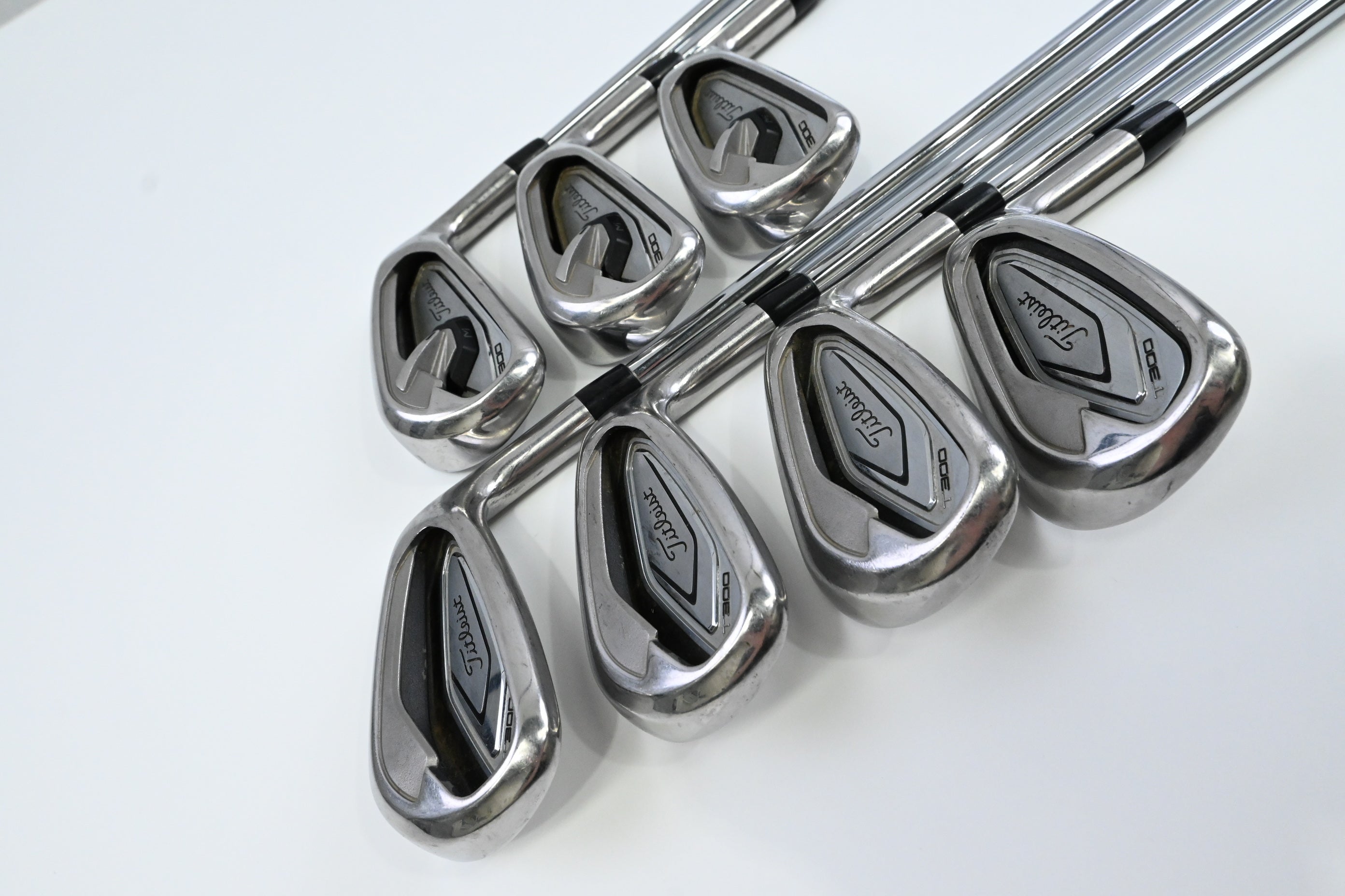 Titleist T300 2019 Irons / 5-PW+48° / Regular Flex AMT Red R300 Shafts