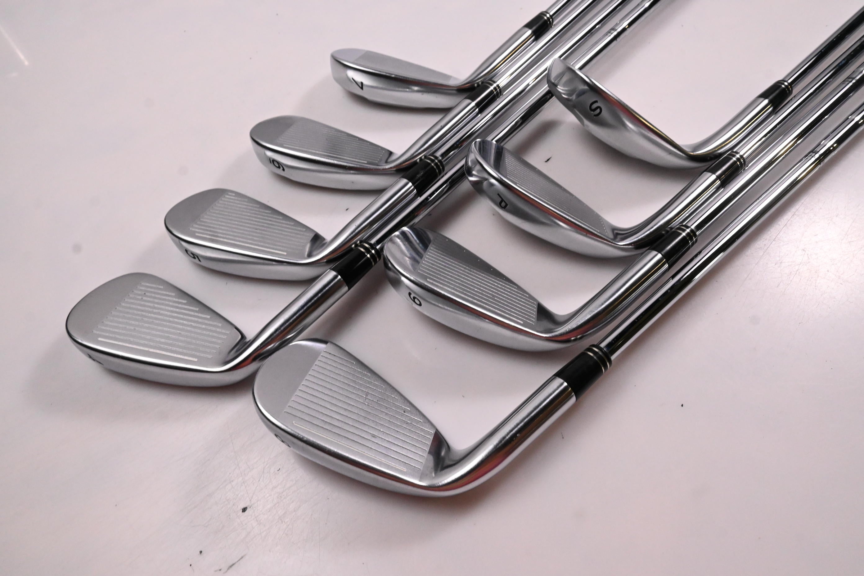 Taylormade Tour Burner Irons / 4-PW+SW / Regular Flex Taylormade 105 Shafts