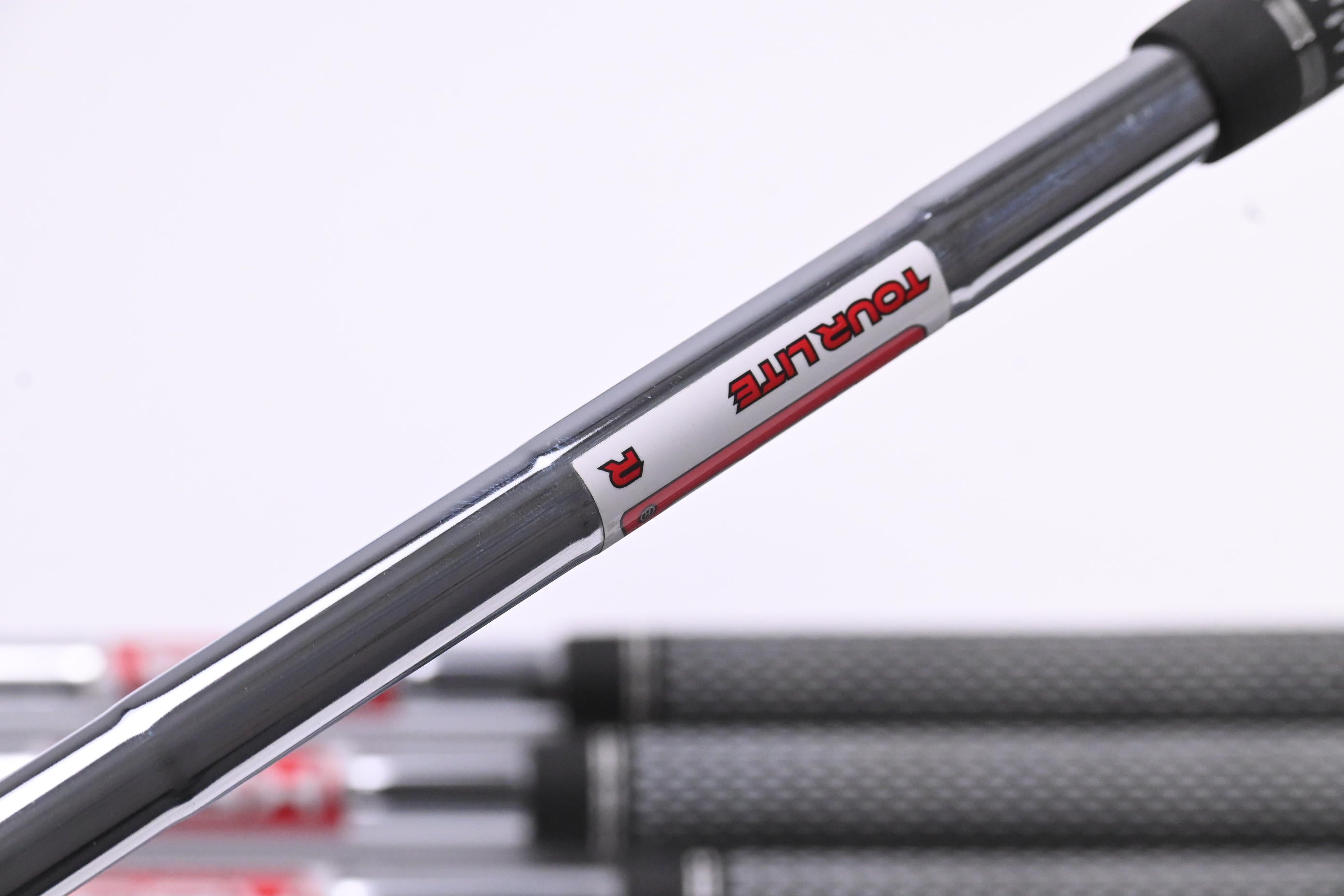 Srixon ZXi5 Irons / 4-PW+AW / Regular Flex KBS Tour Lite Shafts