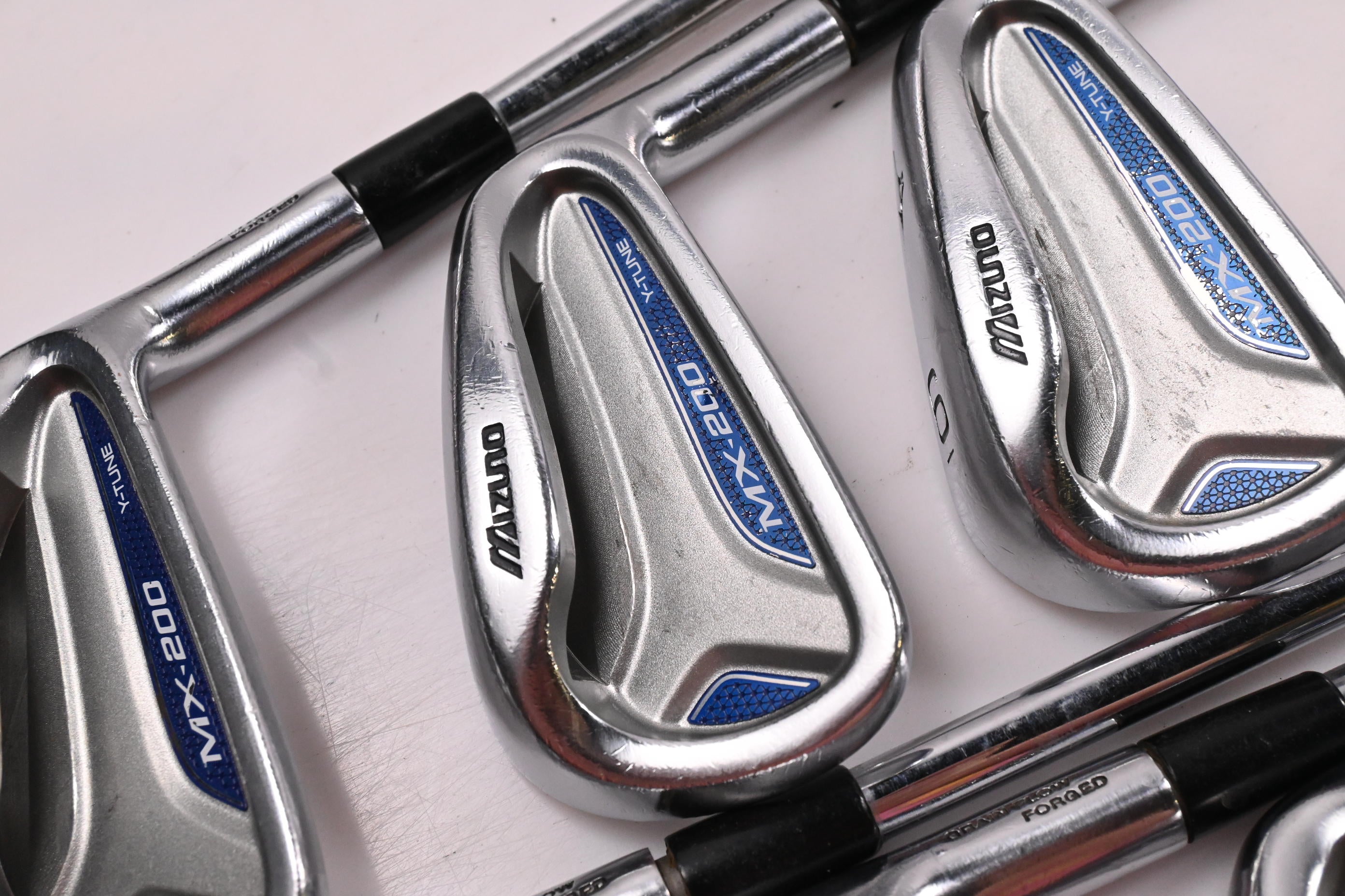 Mizuno MX-200 Irons / 4-PW / Stiff Flex Dynalite Gold Shafts