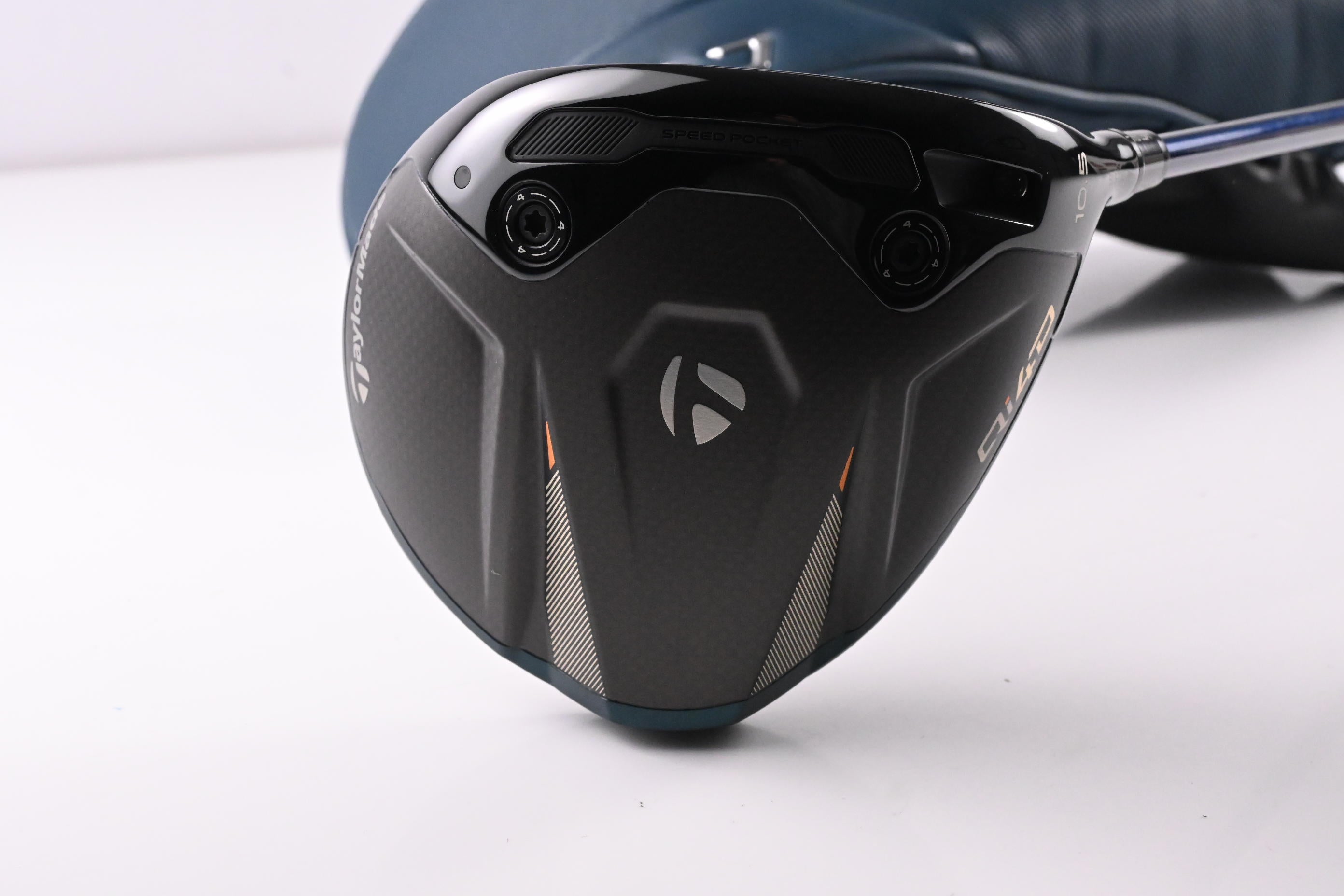 Taylormade Qi4D Driver / 10.5 Degree / Regular Flex Ventus Blue 5 Shaft