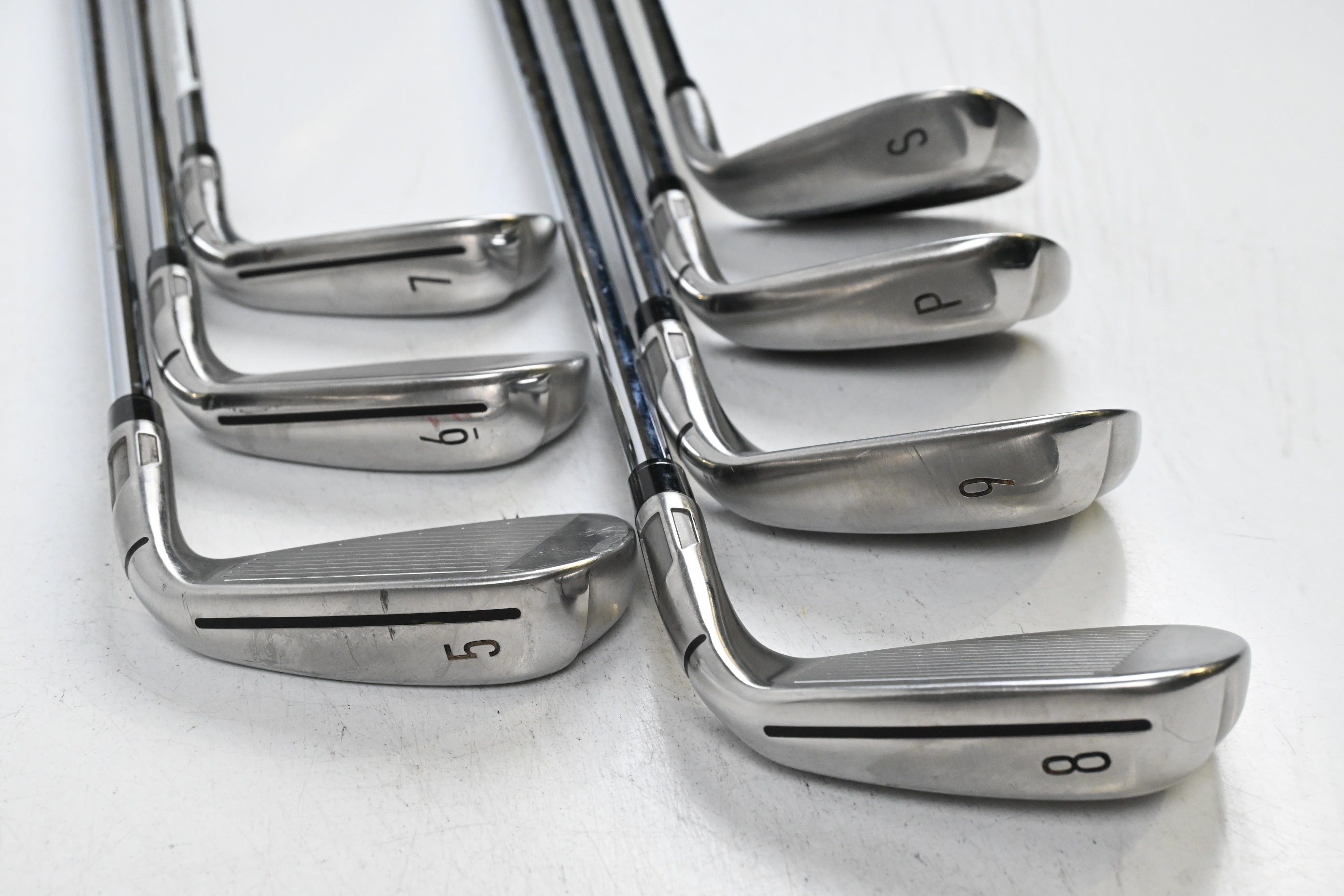Left Hand Taylormade SIM2 Max Irons / 5-PW+SW / Regular Flex KBS MAX MT 85