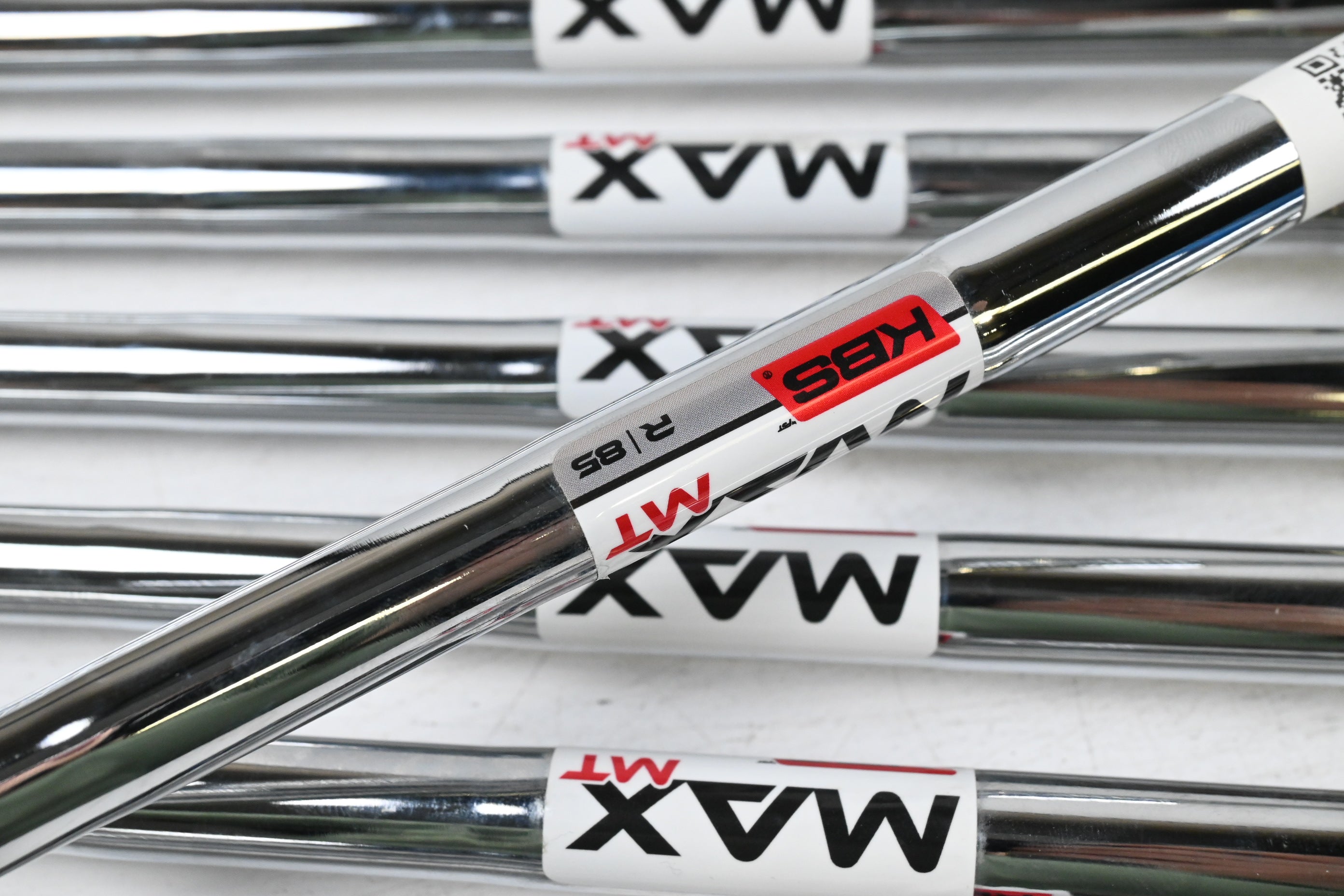 Left Hand Taylormade SIM2 Max Irons / 5-PW+SW / Regular Flex KBS MAX MT 85