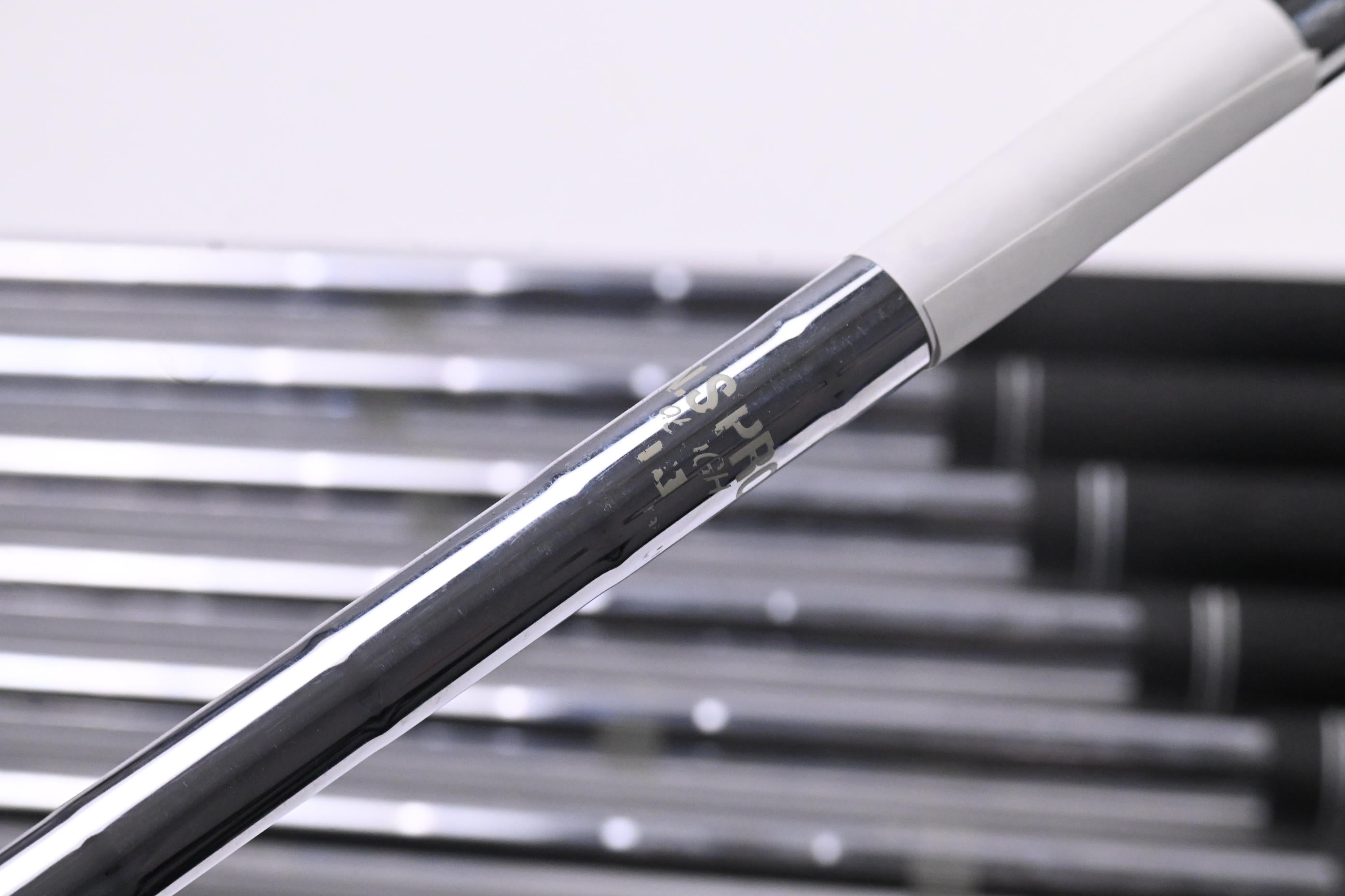 Mizuno JPX 923 Forged Irons / 4-PW / Regular Flex NS Pro 950GH Shafts