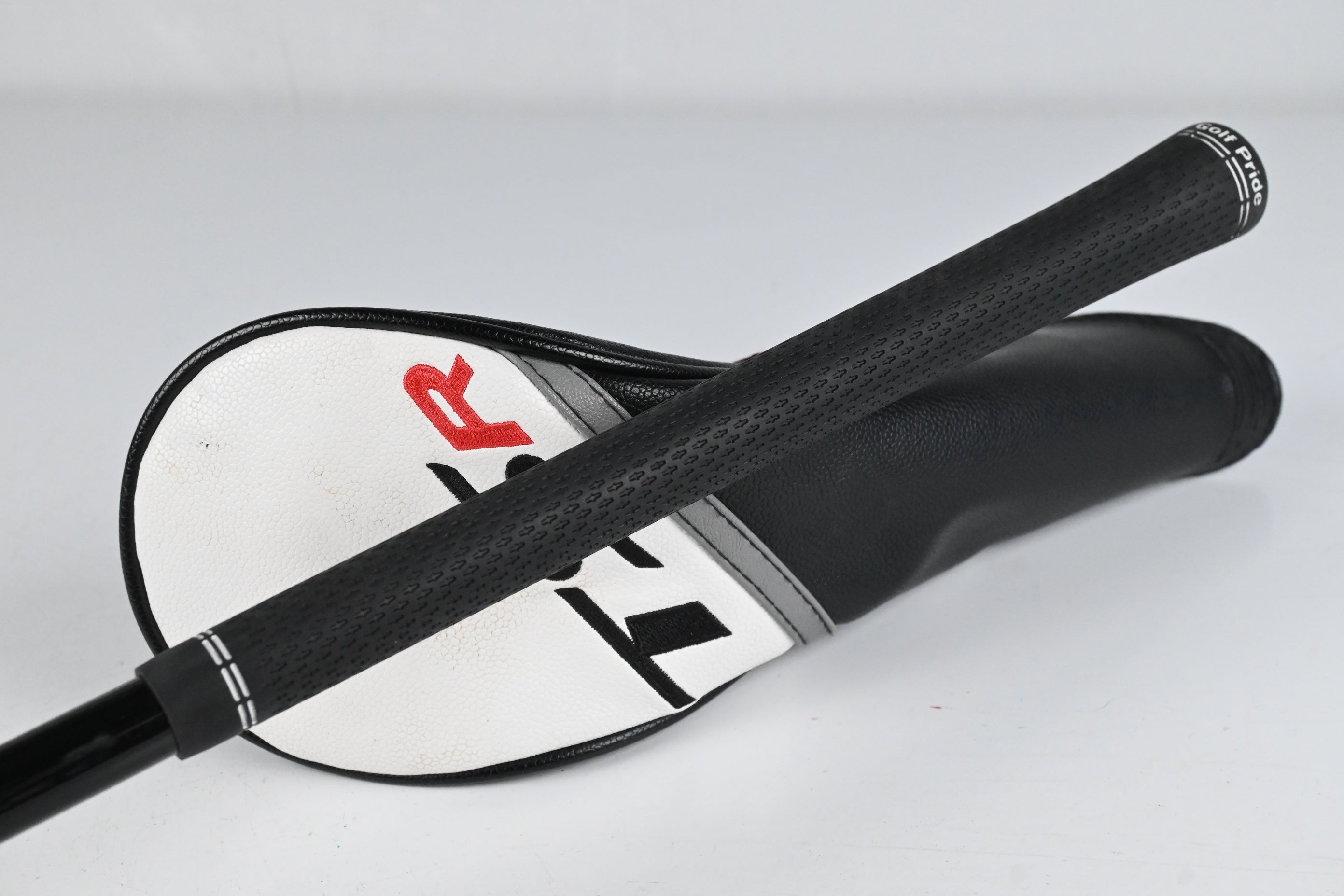 Titleist TSR2 #3 Wood / 16.5 Degree / Stiff Flex HZRDUS Black 70 Shaft