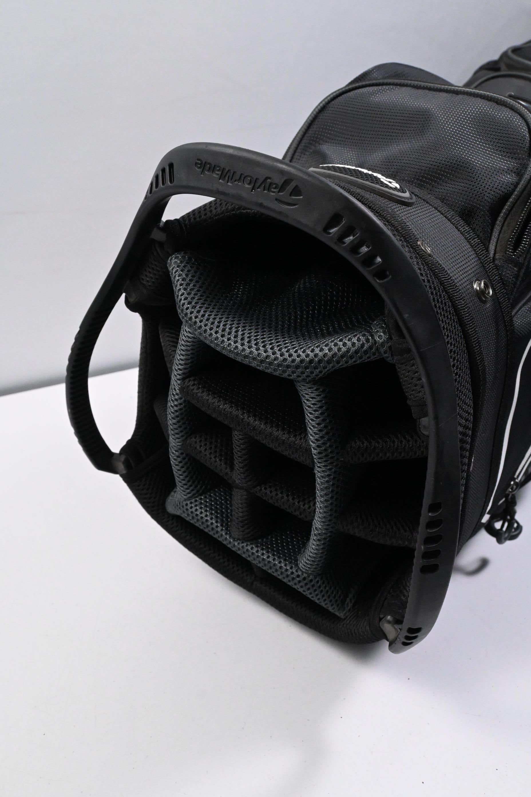 Taylormade Cart Bag / 14-Way Divider / Black & White
