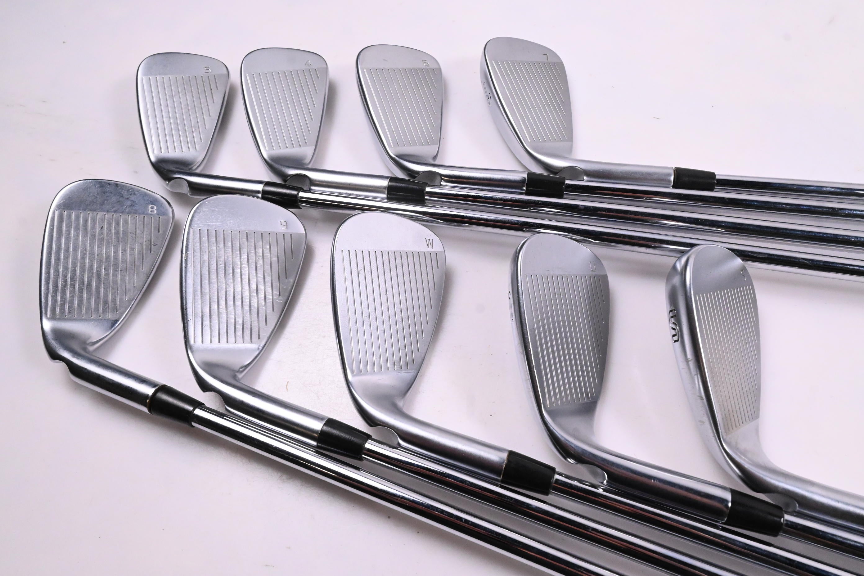 Ping G410 Irons / 4-PW+UW+SW / Blue Dot / Regular Flex Ping AWT 2.0 Shafts