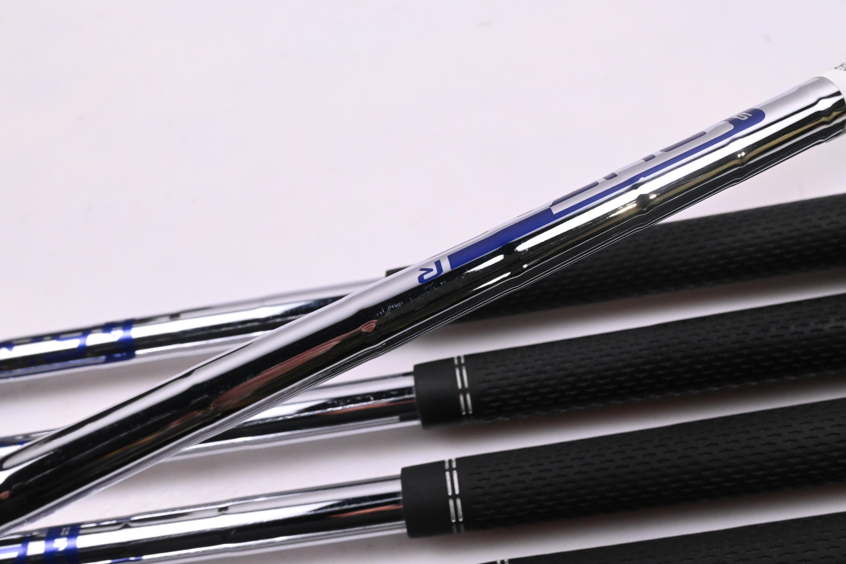 Ping G410 Irons / 4-PW+UW+SW / Blue Dot / Regular Flex Ping AWT 2.0 Shafts