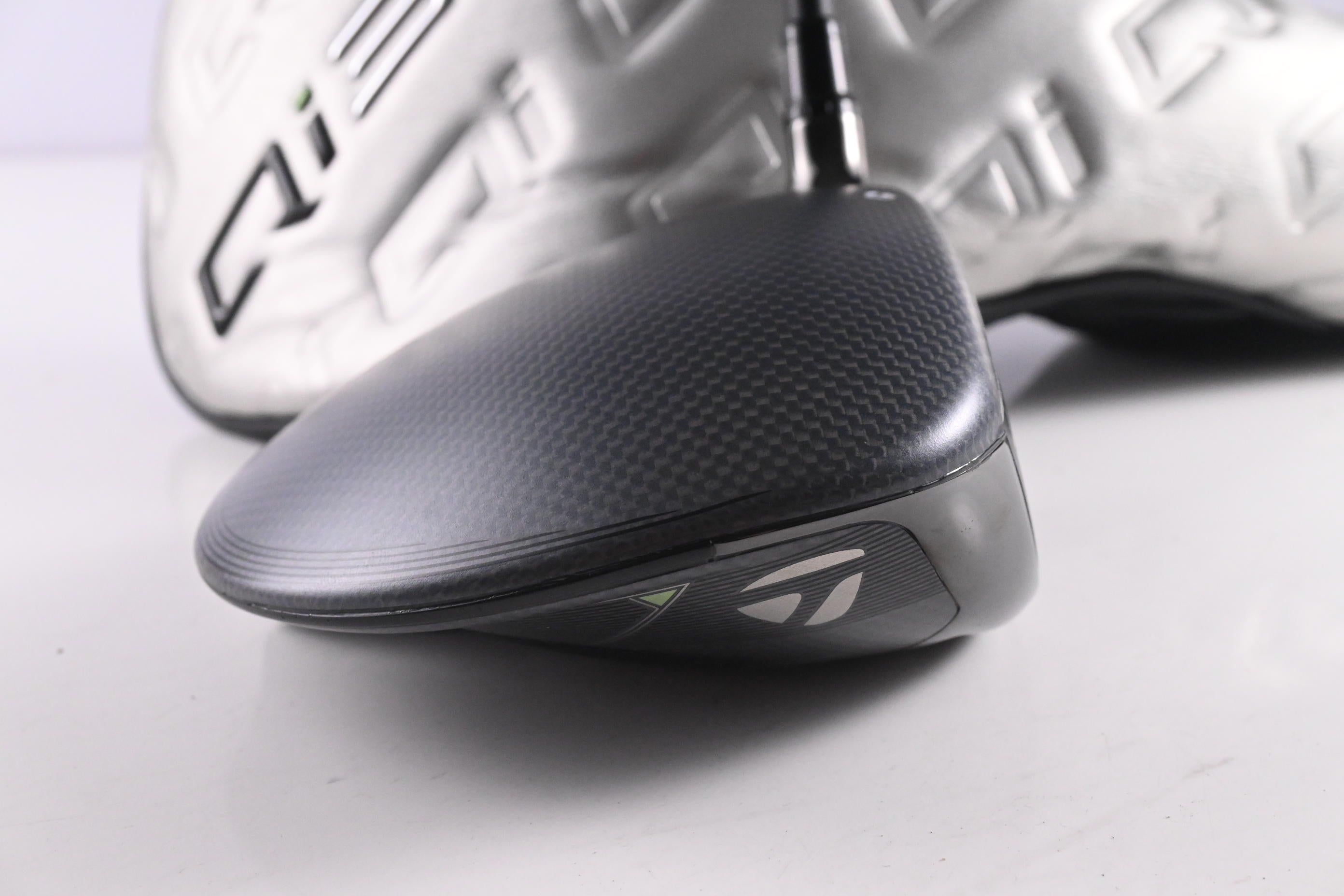Taylormade Qi35 Driver / 10.5 Degree / Regular Flex Fujikura Ventus Blue 5 Shaft