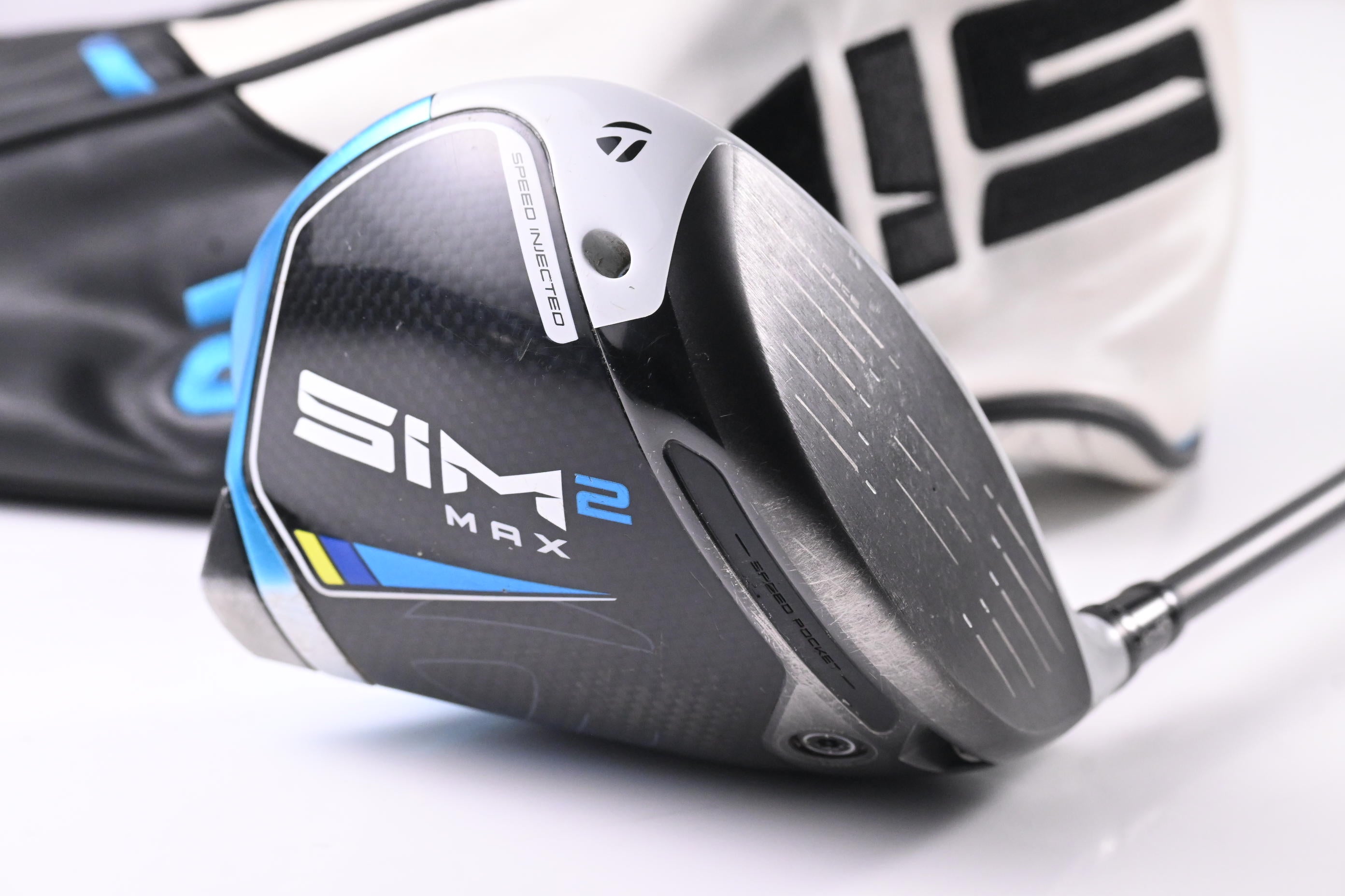 Taylormade SIM2 Max Driver / 10.5 Degree / Stiff Flex Aldila Rogue Tour Green 65 Shaft